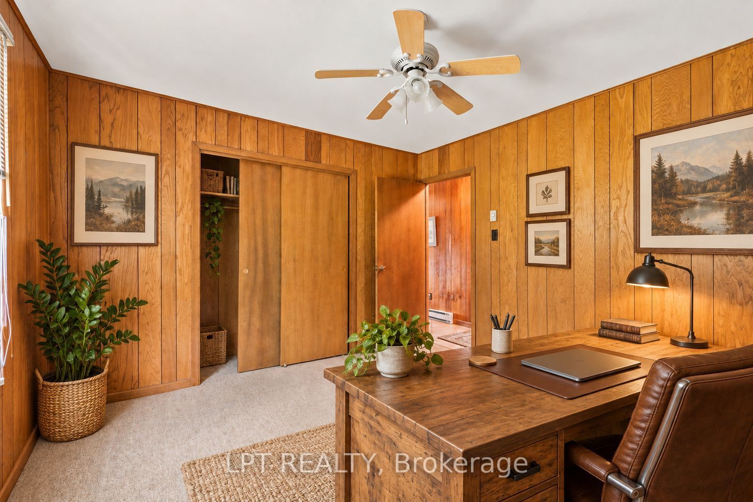 678 Lake Drive E Property Photo 28