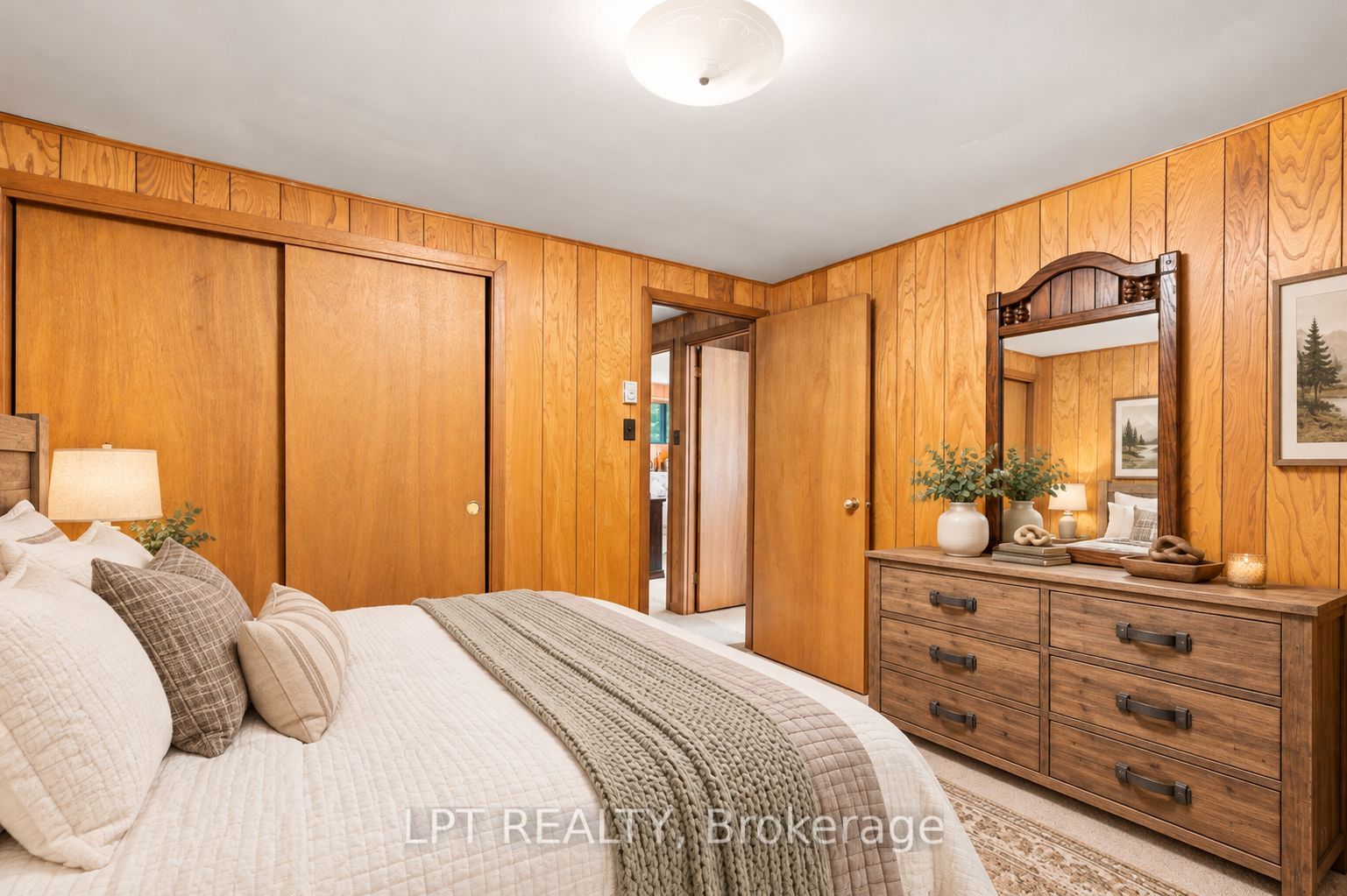 678 Lake Drive E Property Photo 33
