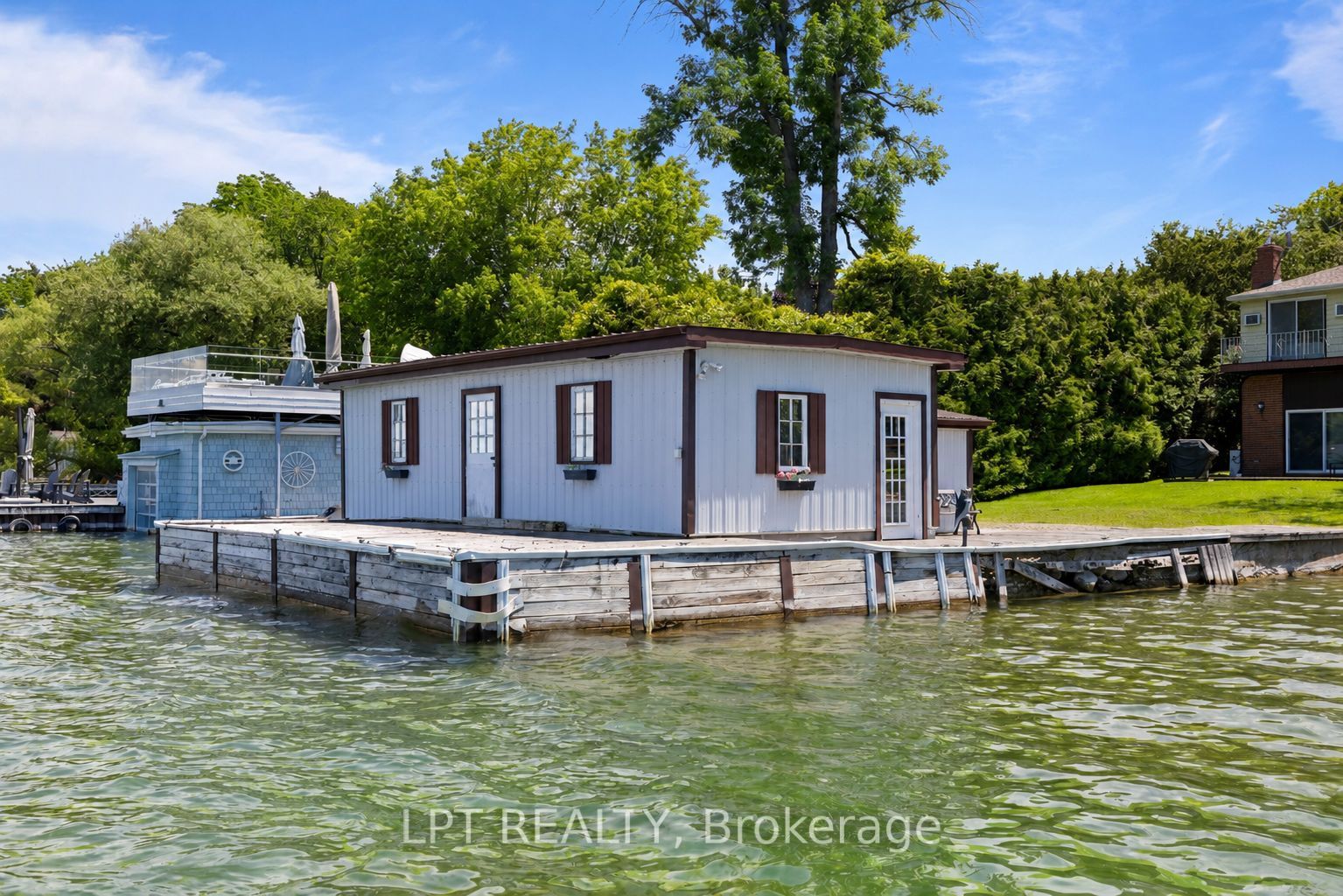 678 Lake Drive E Property Photo 48