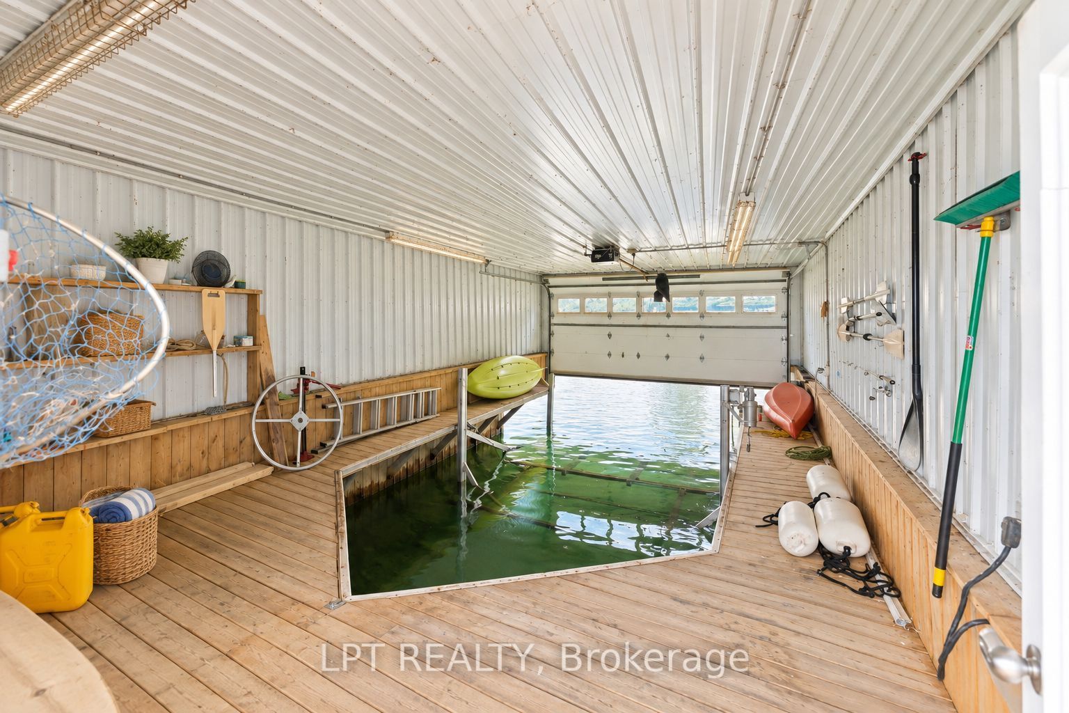 678 Lake Drive E Property Photo 49