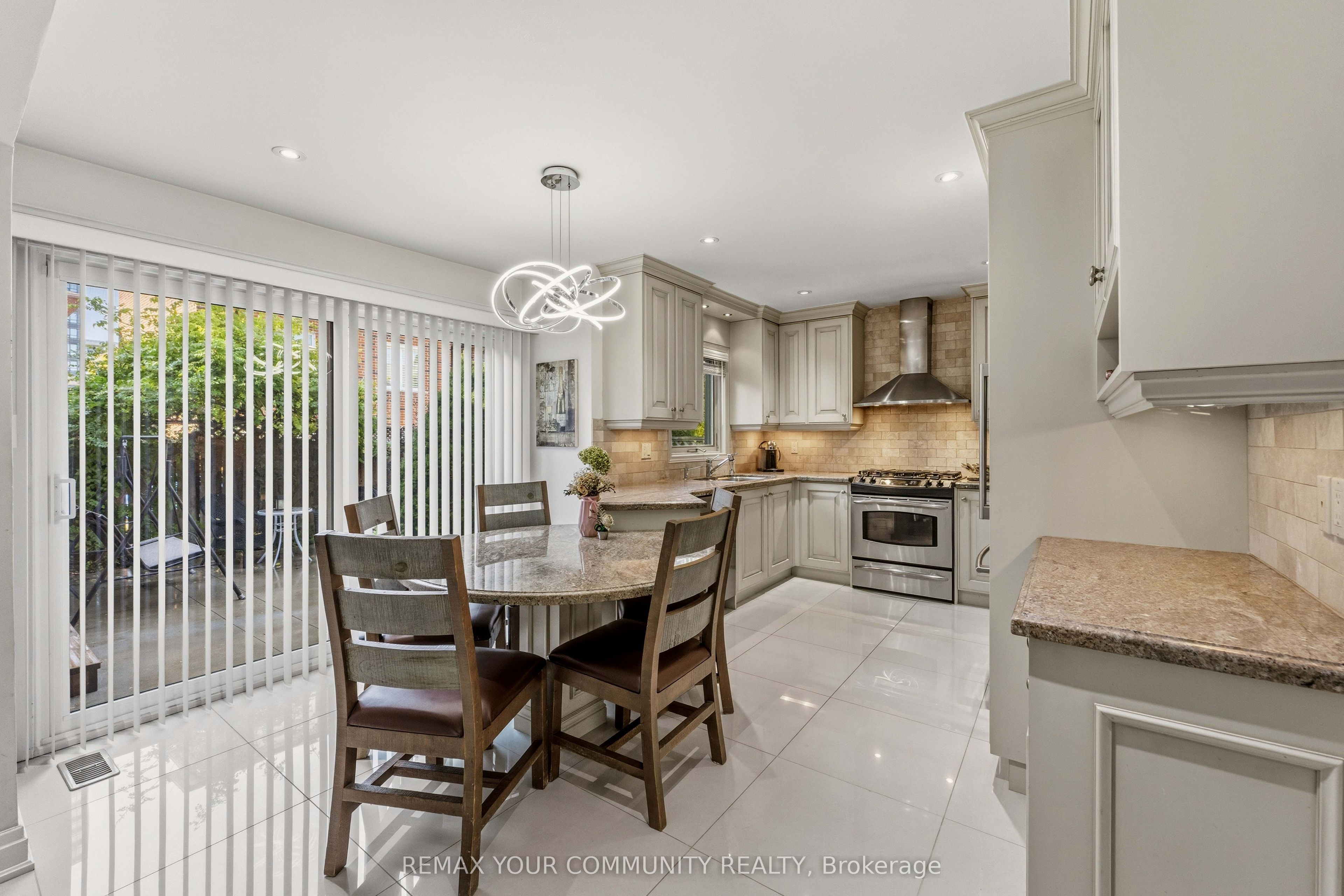 171 Rosedale Heights Drive Property Photo 14