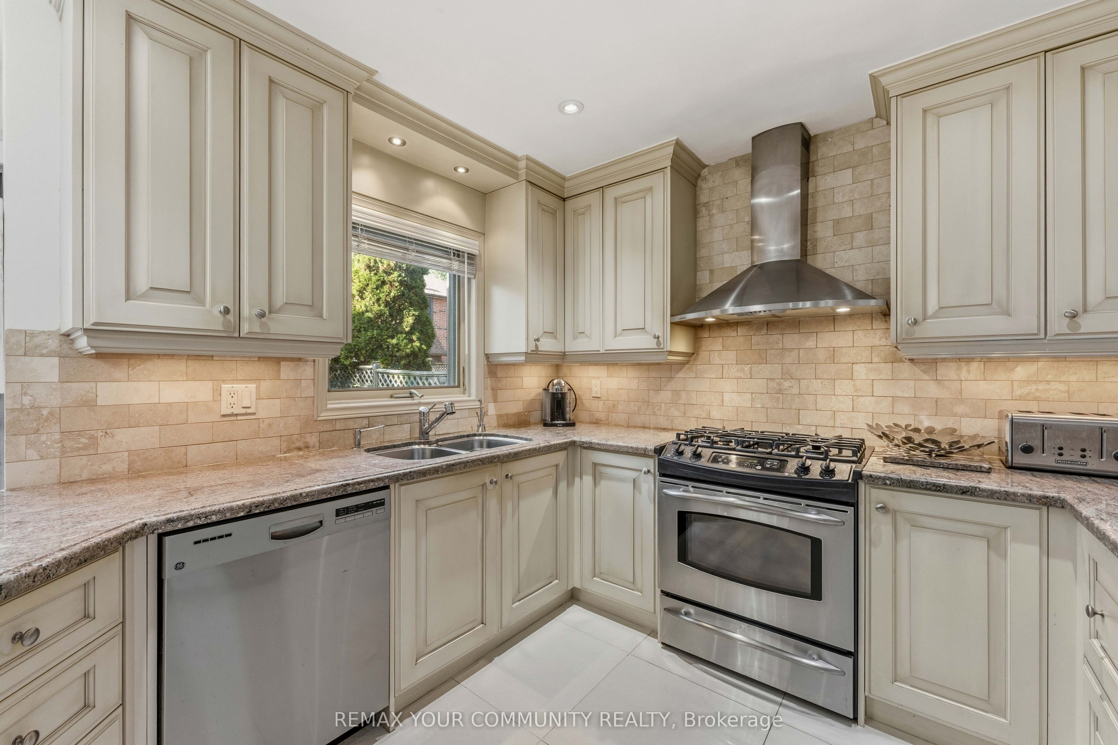 171 Rosedale Heights Drive Property Photo 17