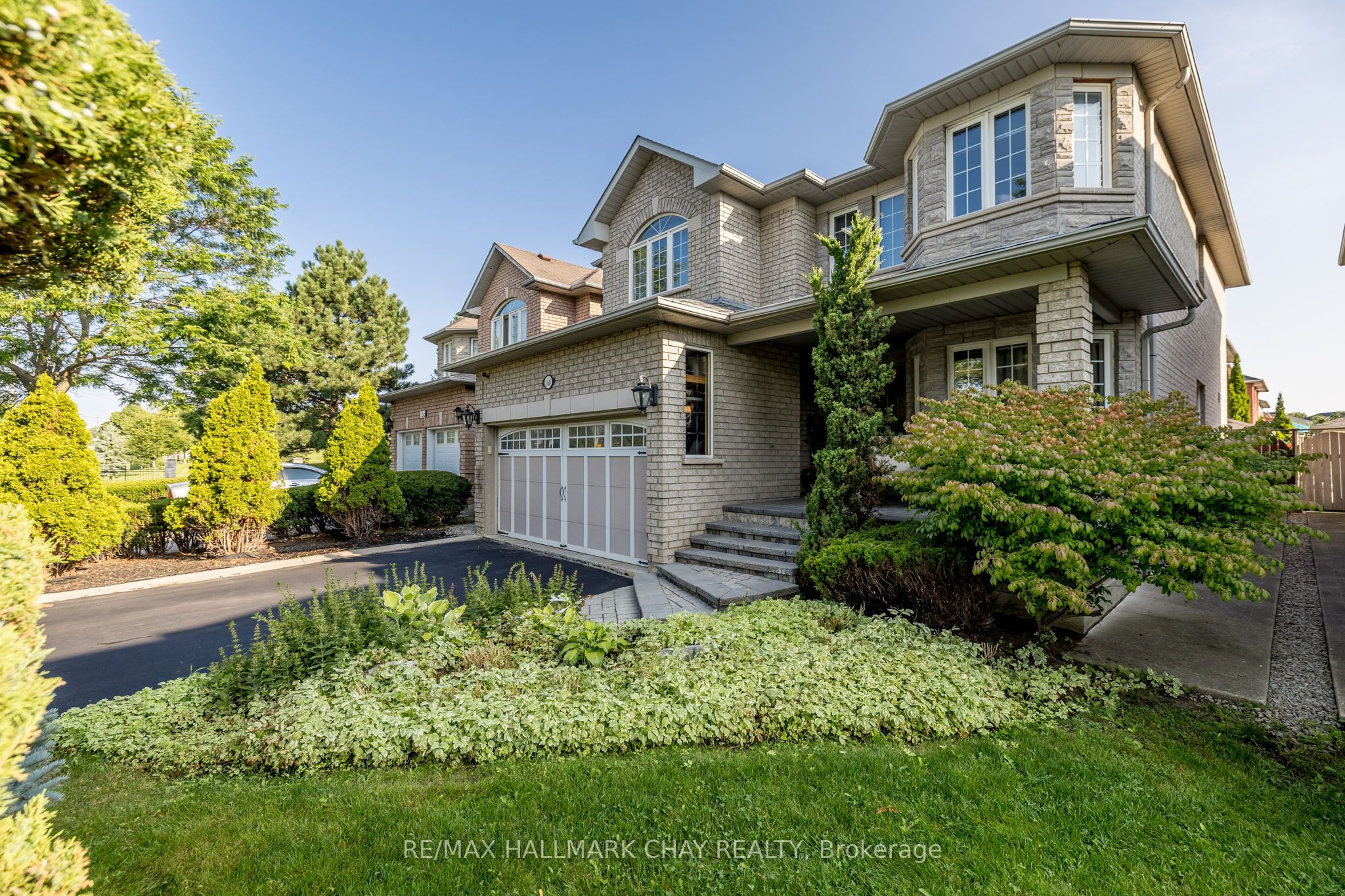 160 Golden Gate Circle Property Photo 2