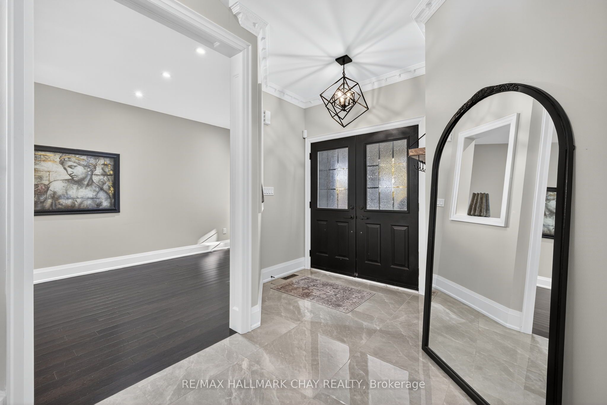 160 Golden Gate Circle Property Photo 4