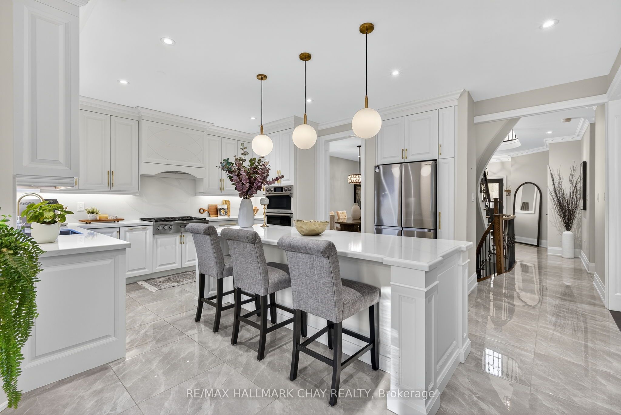 160 Golden Gate Circle Property Photo 6