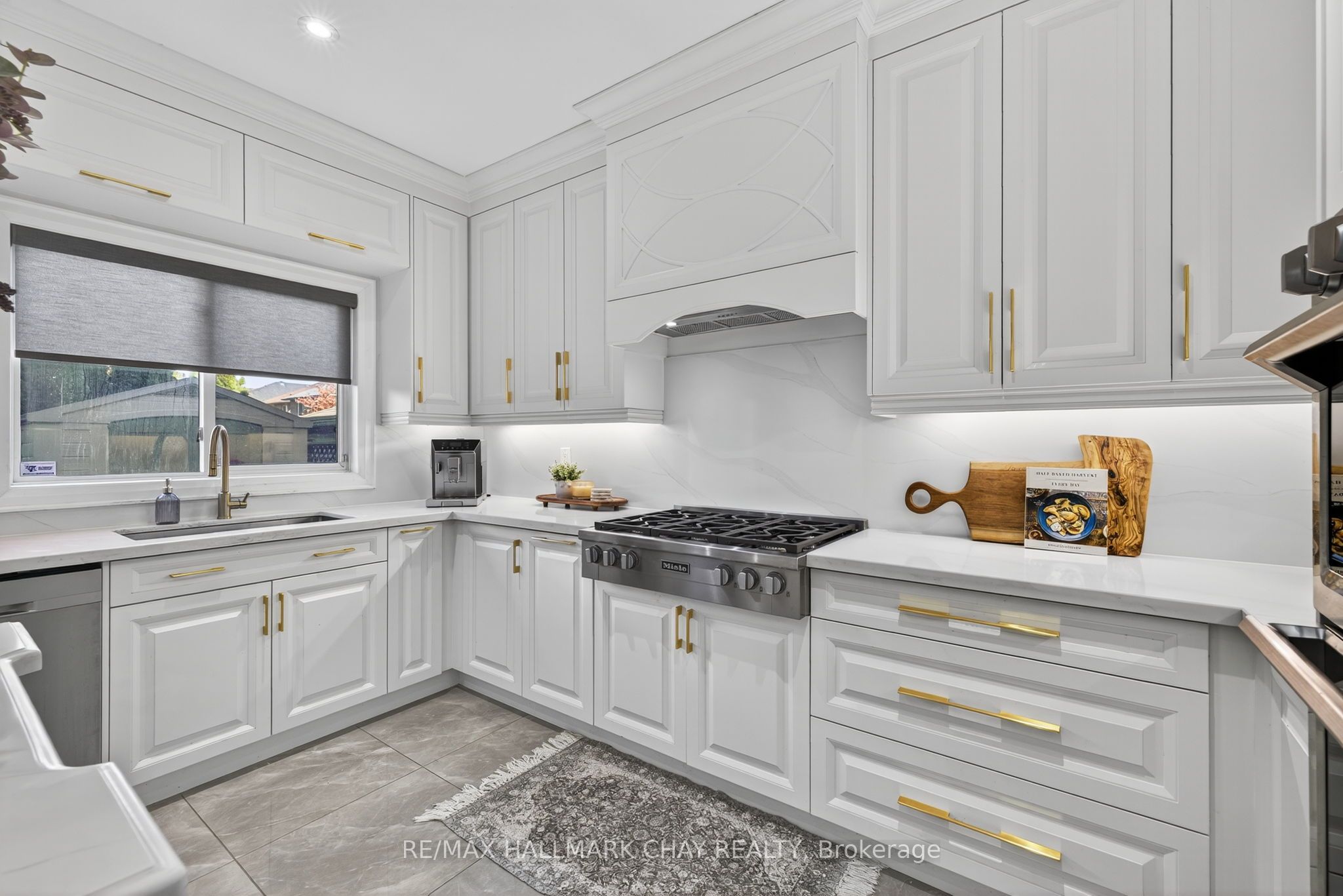160 Golden Gate Circle Property Photo 11