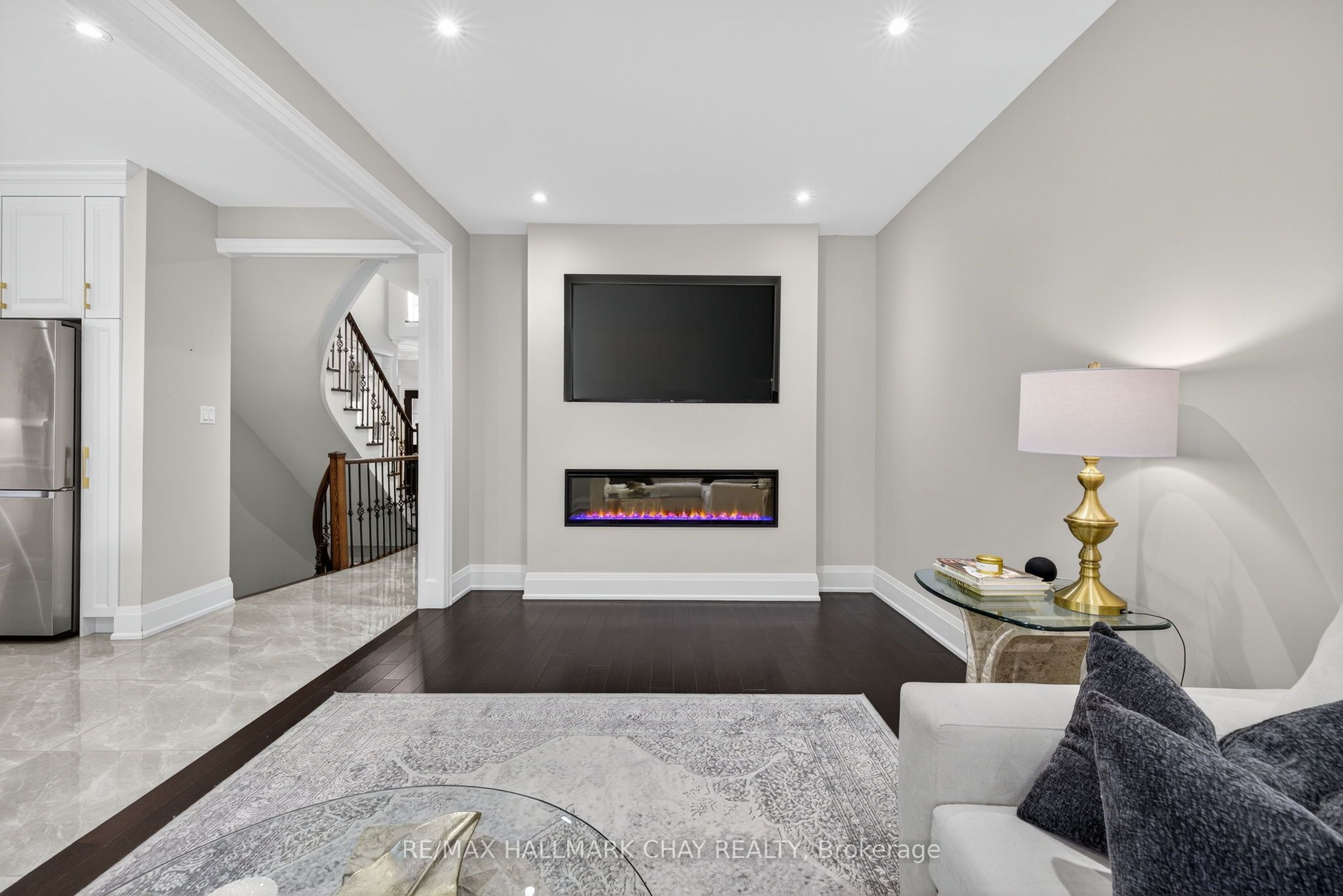 160 Golden Gate Circle Property Photo 13