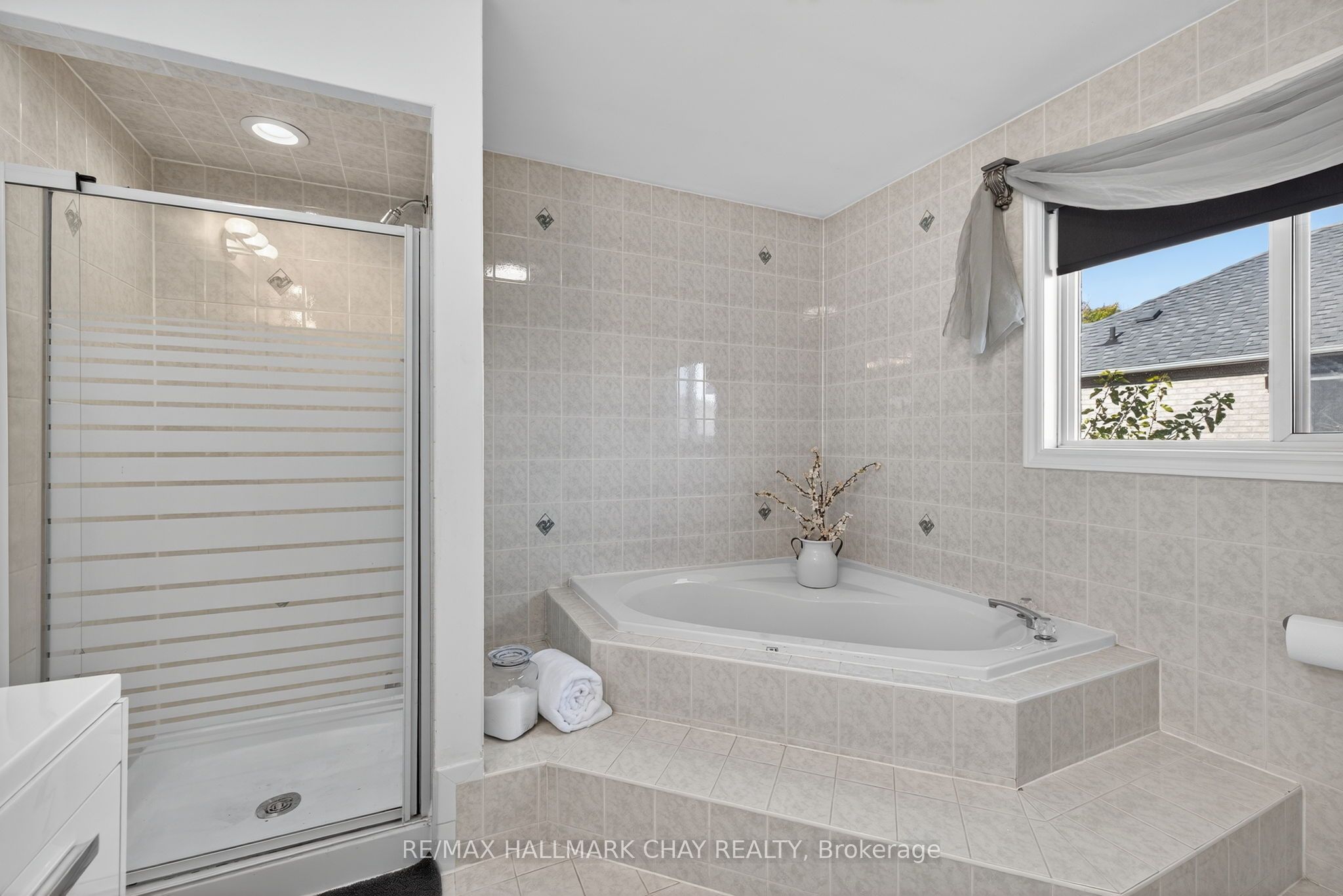160 Golden Gate Circle Property Photo 27