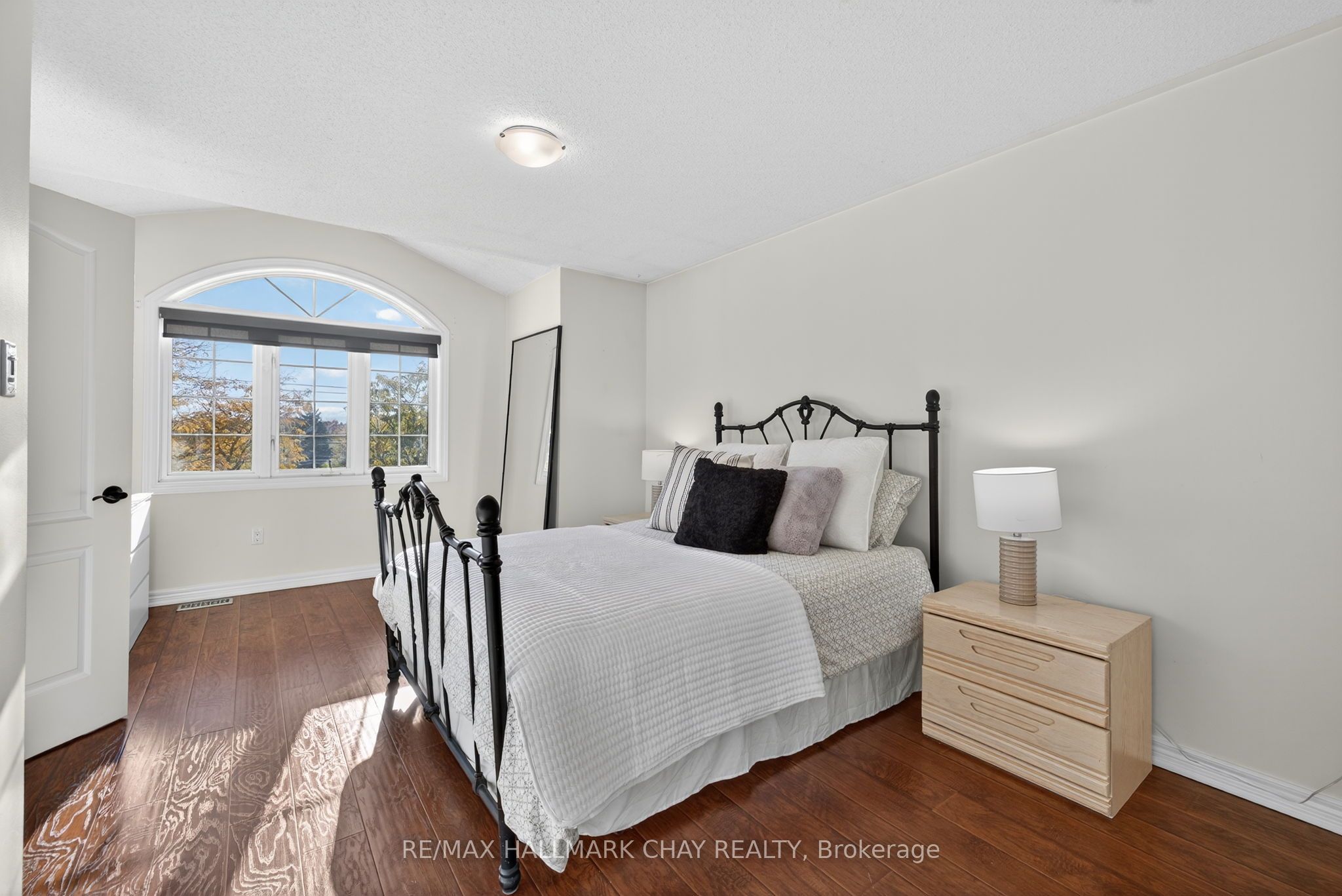 160 Golden Gate Circle Property Photo 28