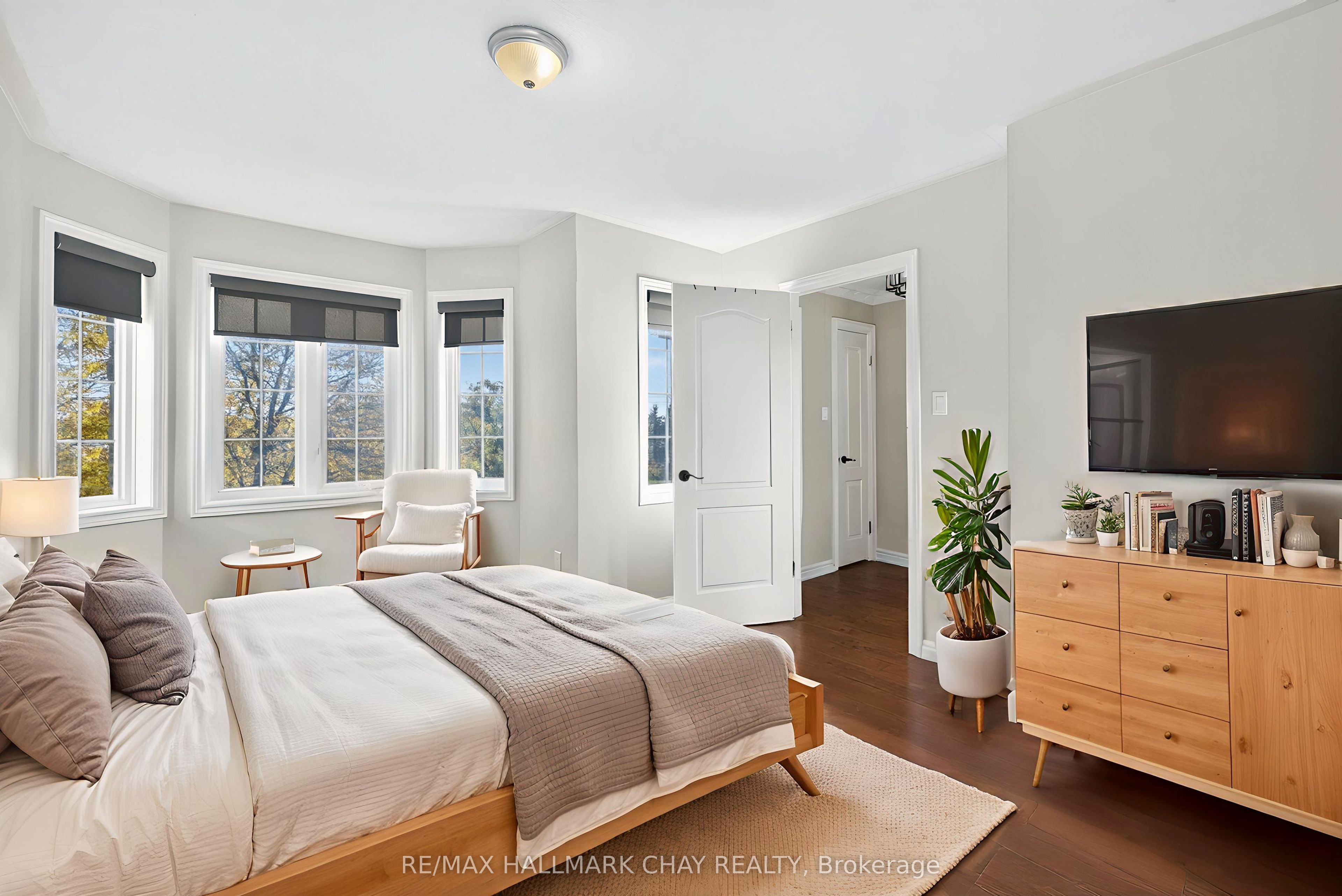 160 Golden Gate Circle Property Photo 31