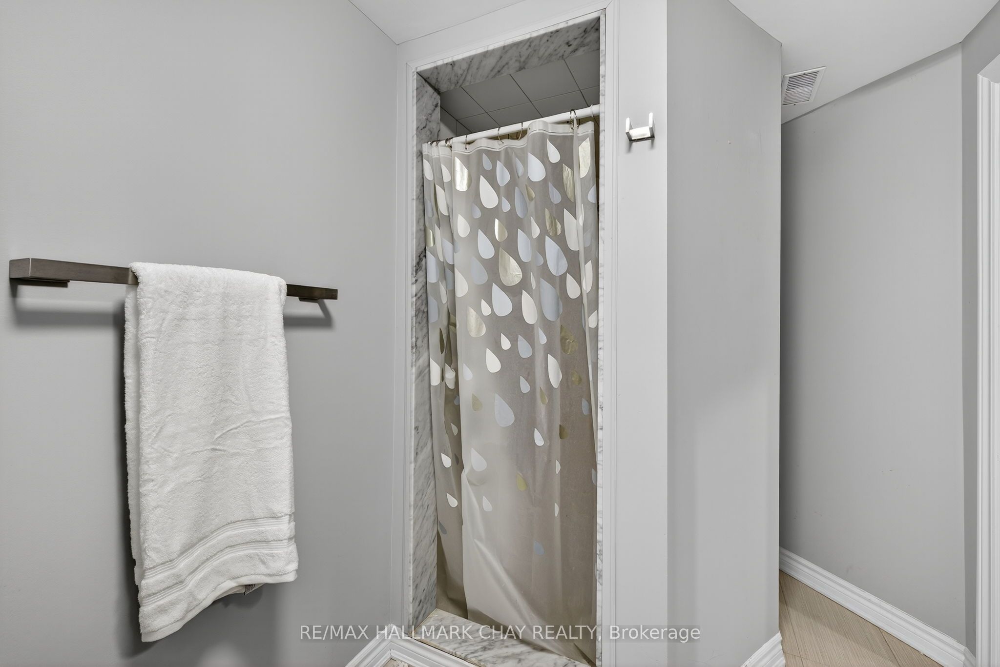 160 Golden Gate Circle Property Photo 40