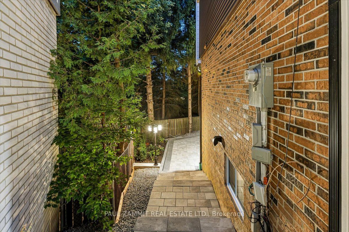 16 Pine Knoll Gate Property Photo 47