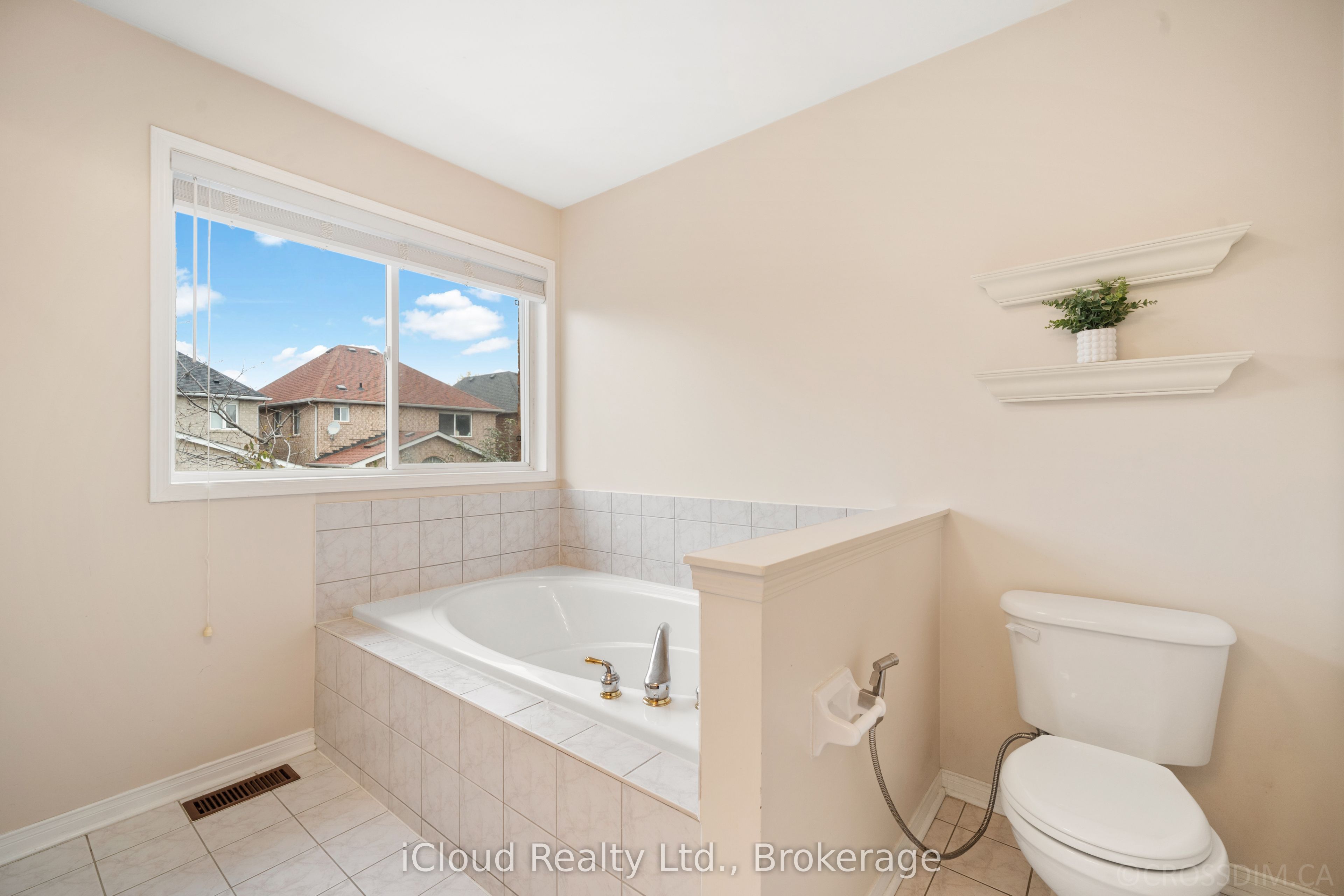 60 Tuscana Boulevard Property Photo 30