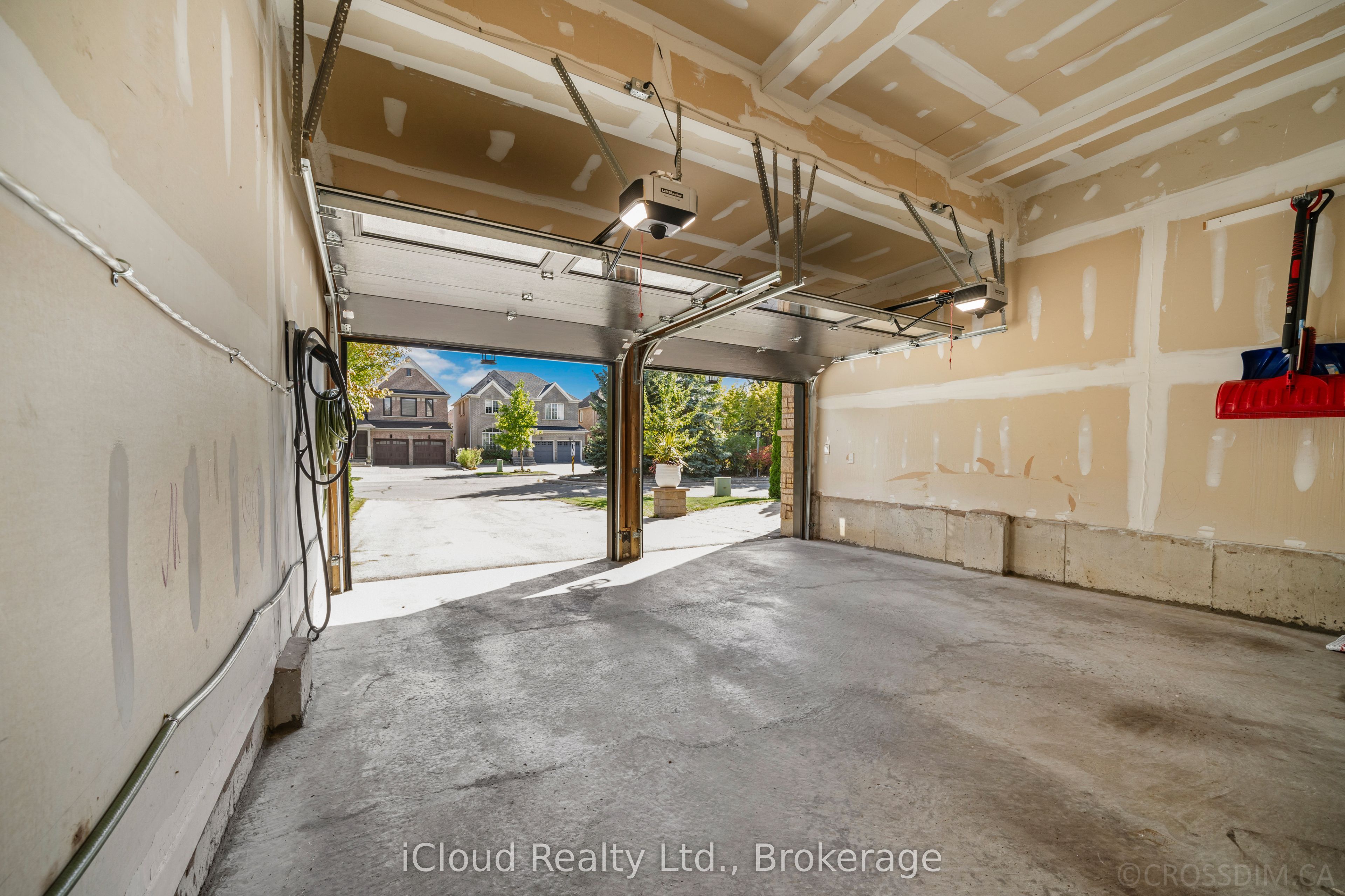 60 Tuscana Boulevard Property Photo 47
