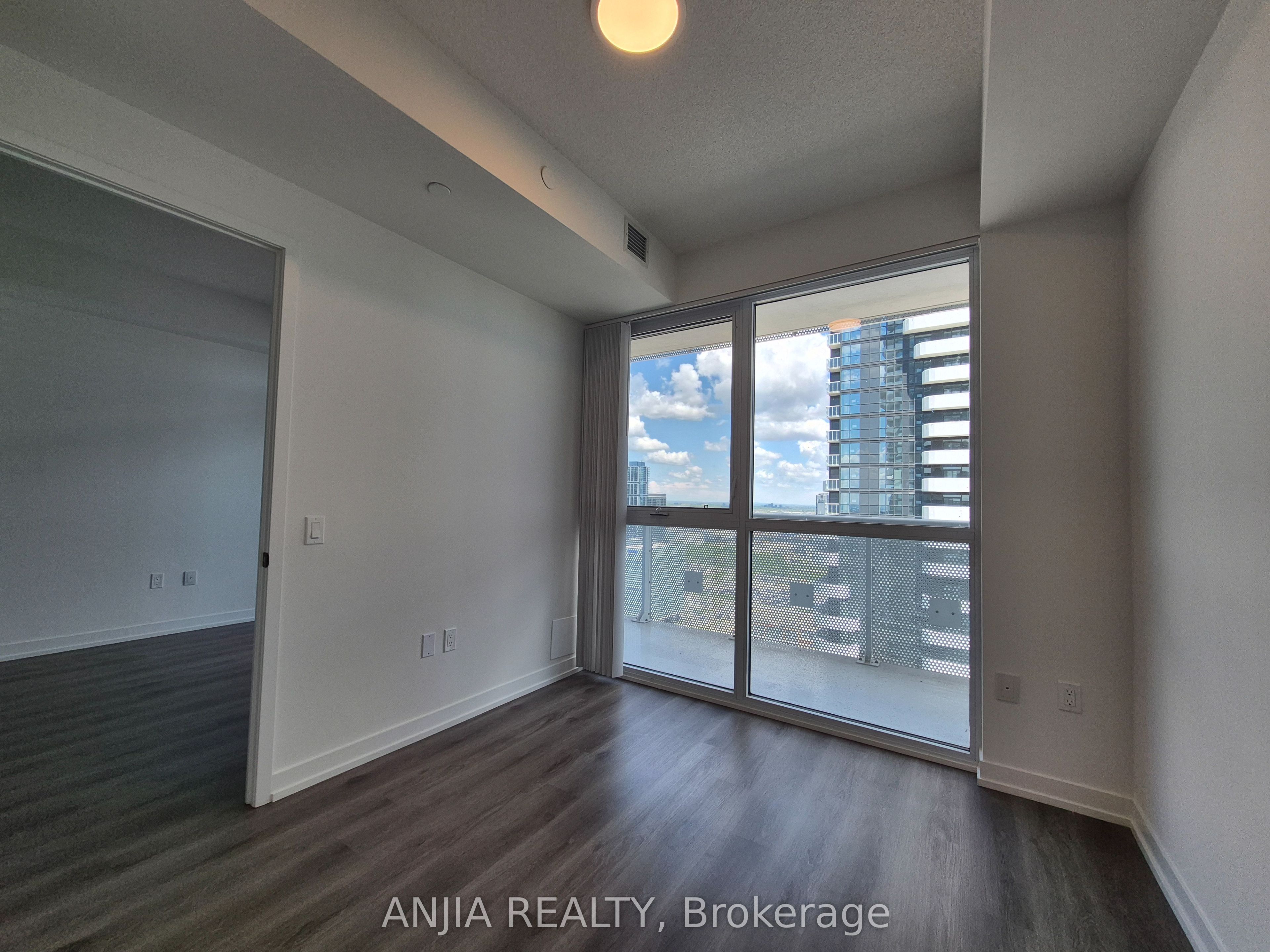 225 Commerce Street 4015 Property Photo 24