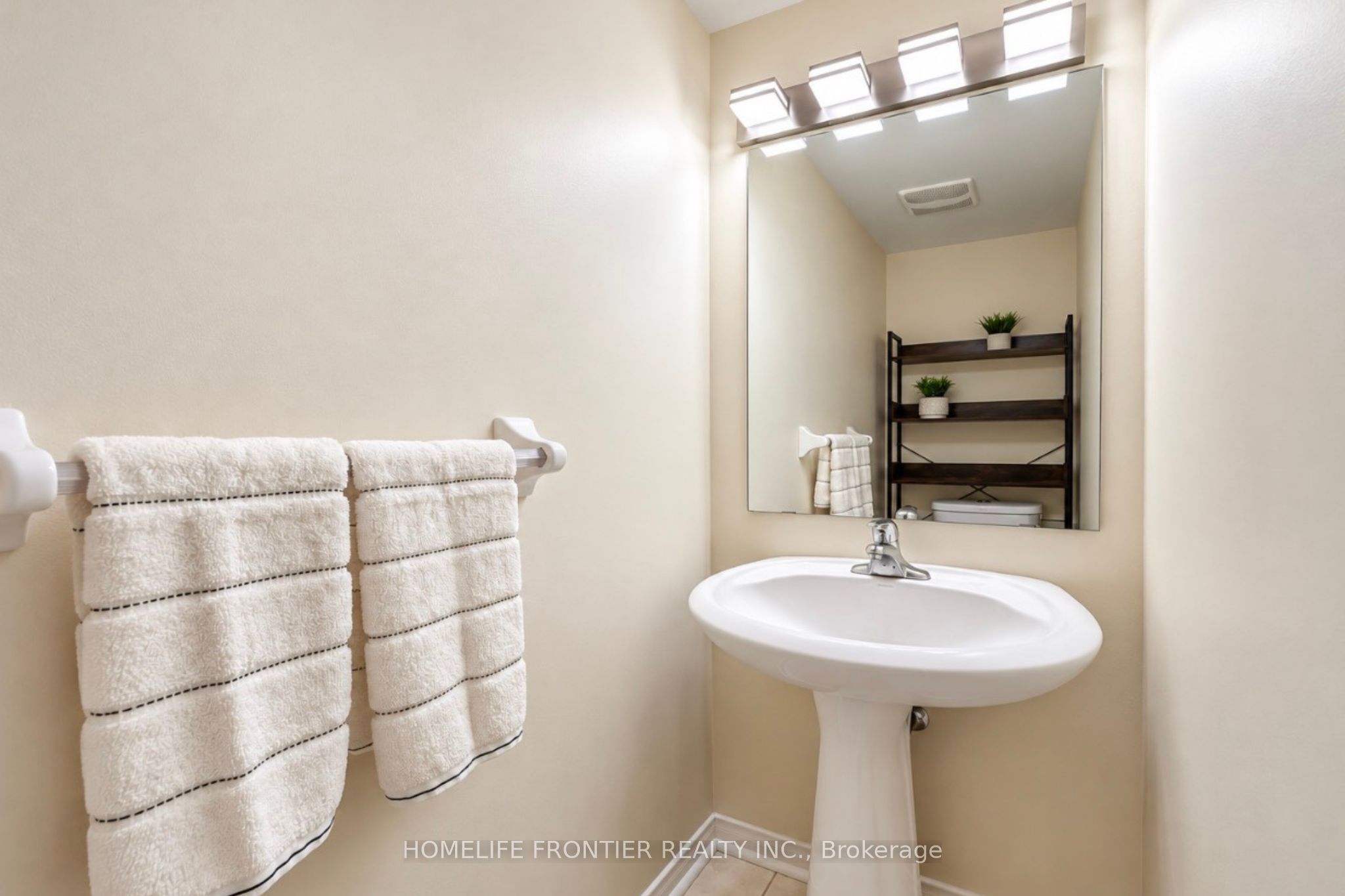 65 Maffey Crescent Property Photo 3