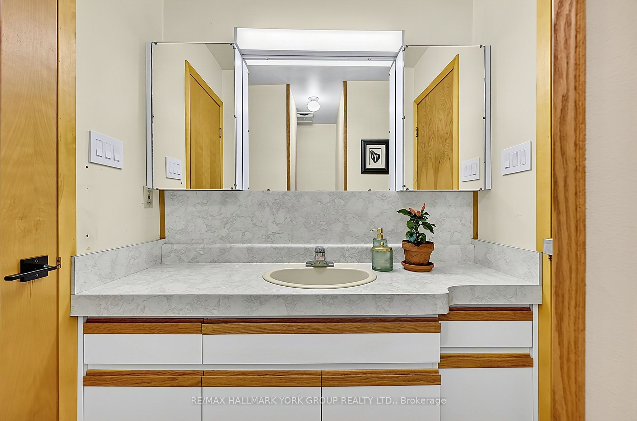 114 Kingsworth Road Property Photo 22