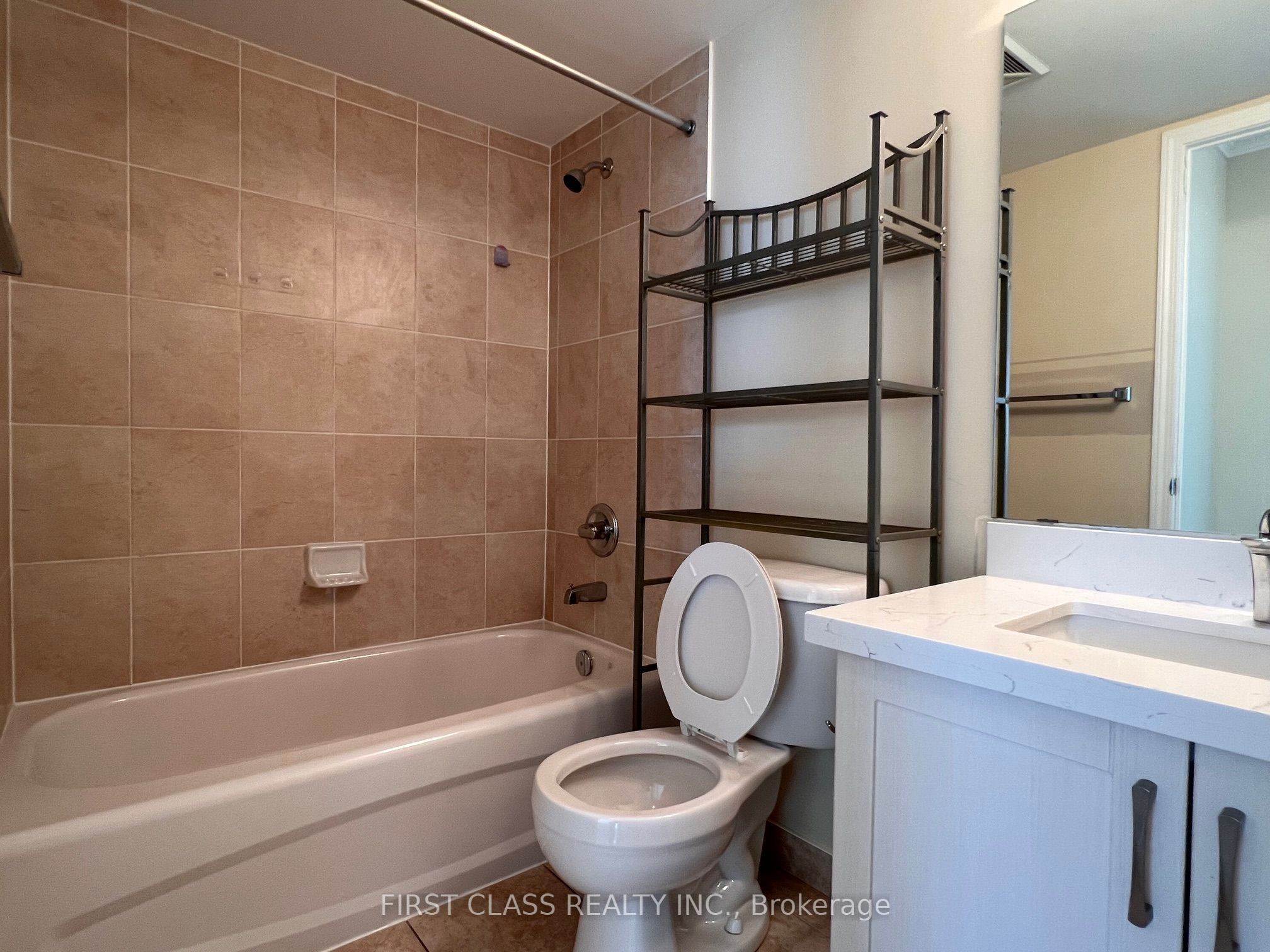 75 South Town Centre Boulevard 707 Property Photo 8
