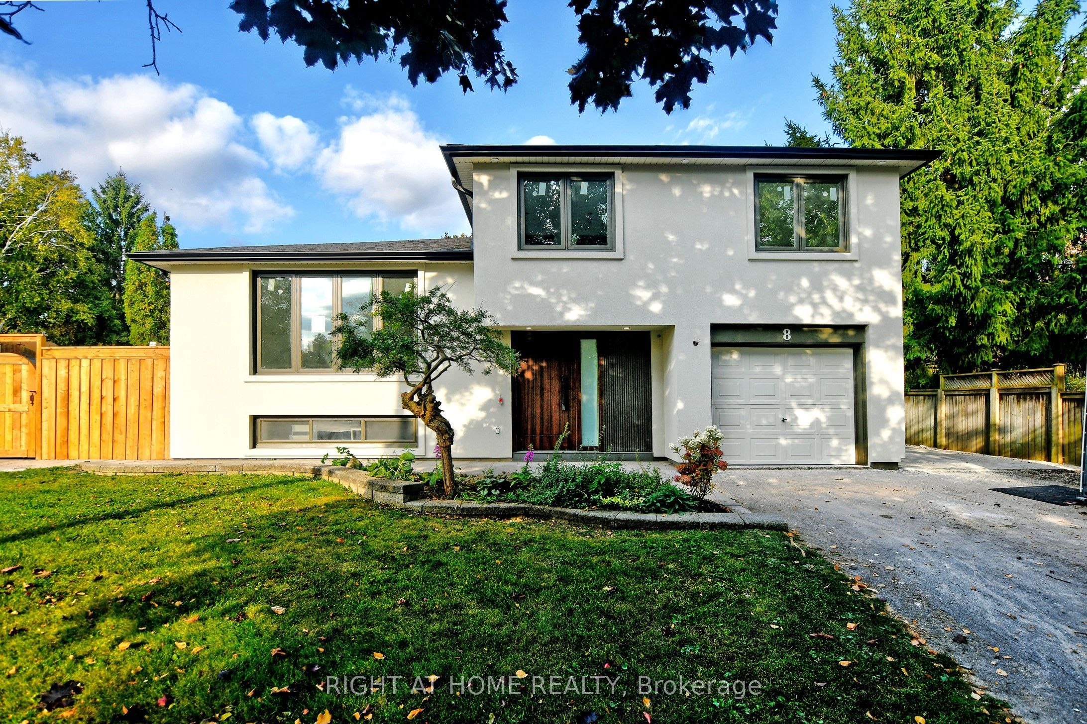 8 Hill Drive