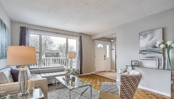 676 Mountview Place Property Photo 2