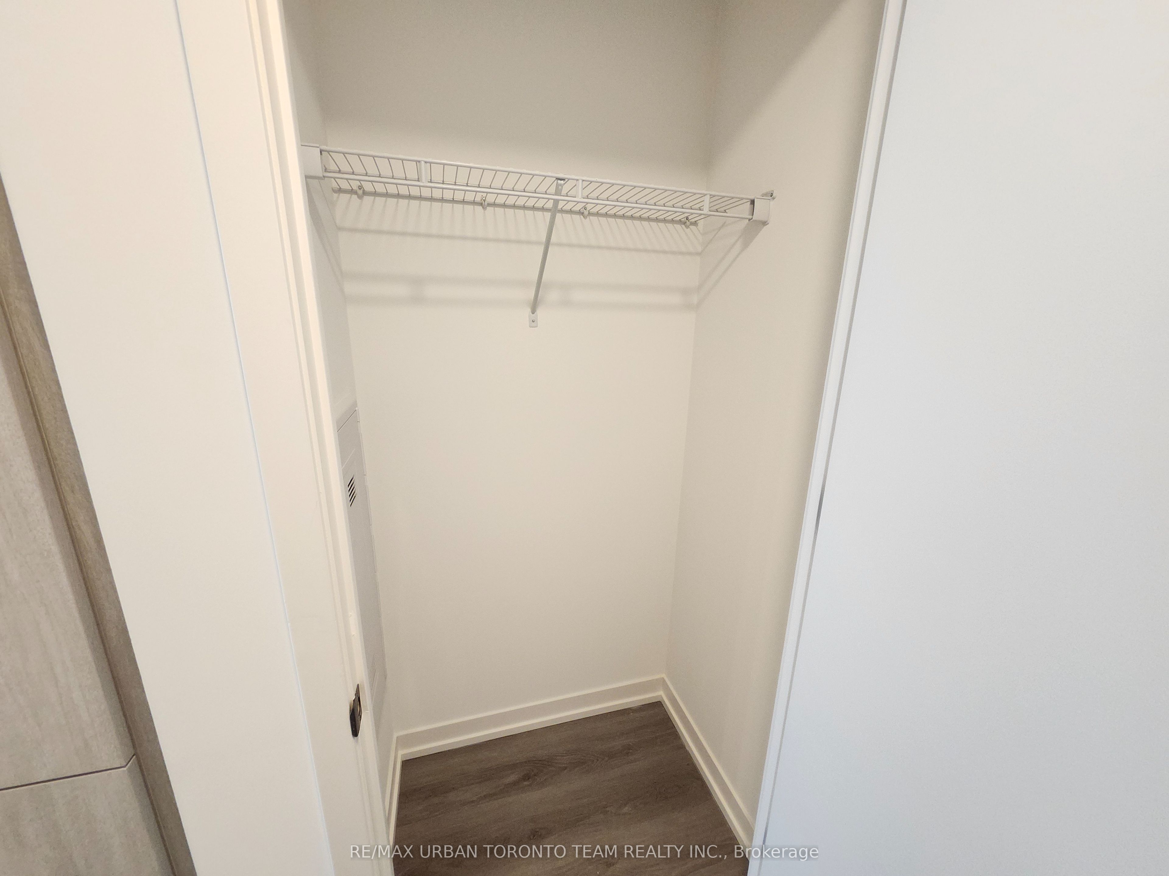 28 Interchange Way 1215 Property Photo 9