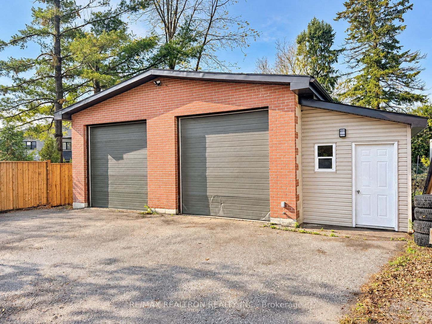 14620 Woodbine Avenue Property Photo 4