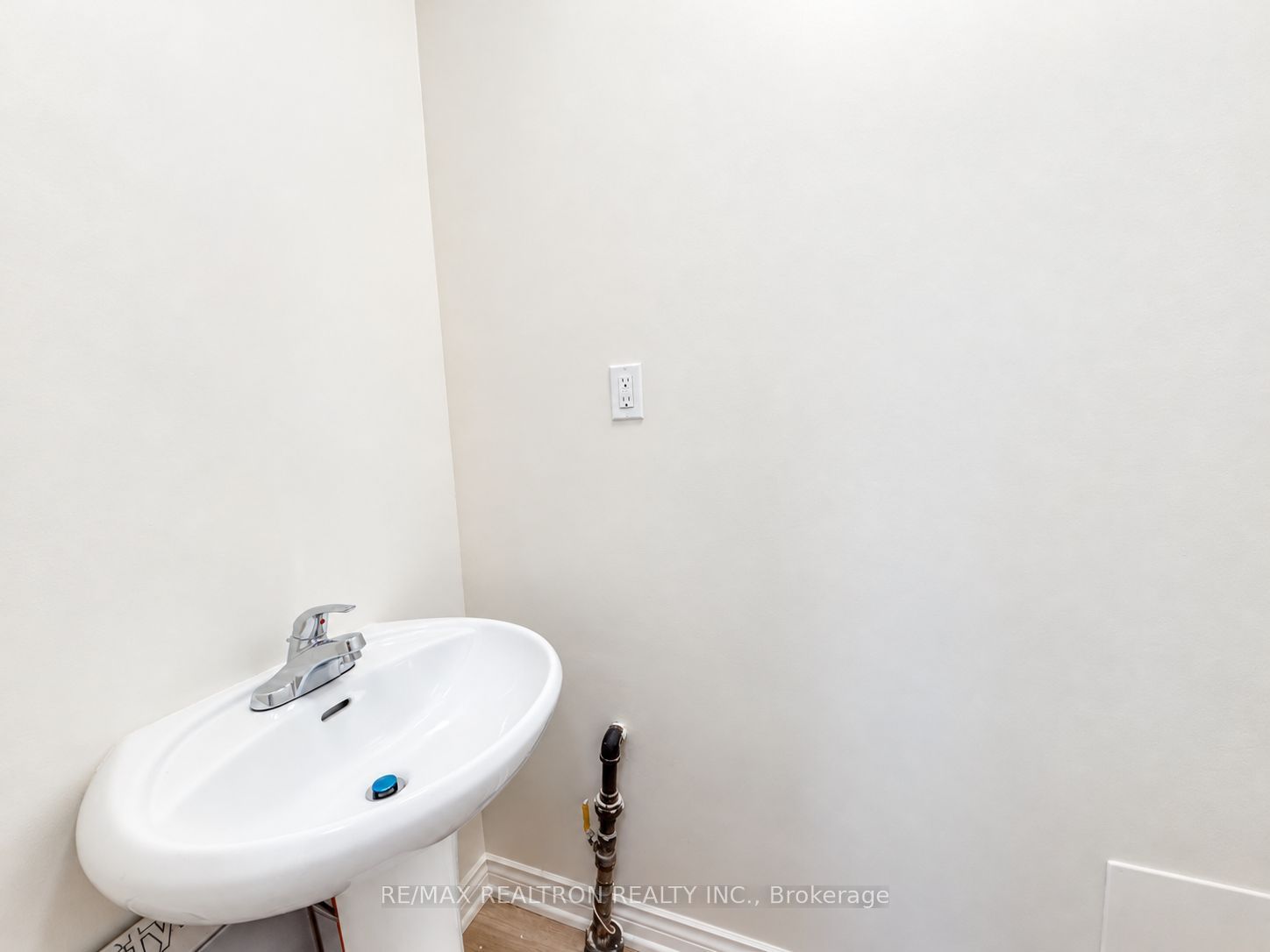 14620 Woodbine Avenue Property Photo 20