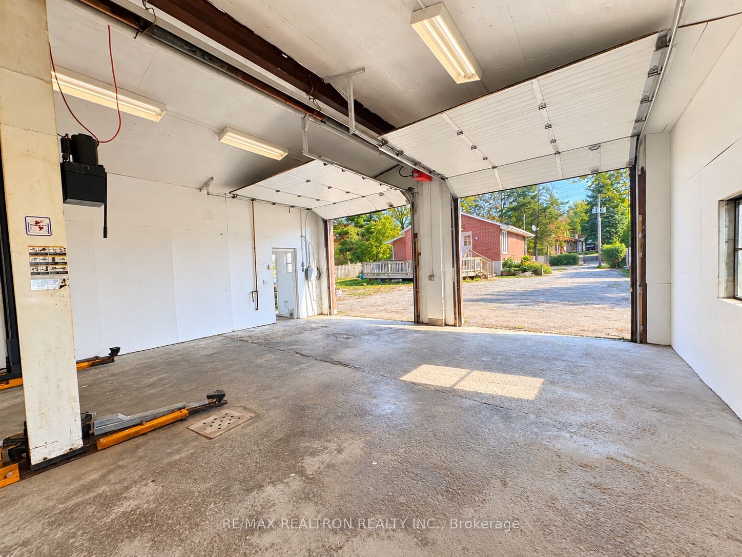 14620 Woodbine Avenue Property Photo 22