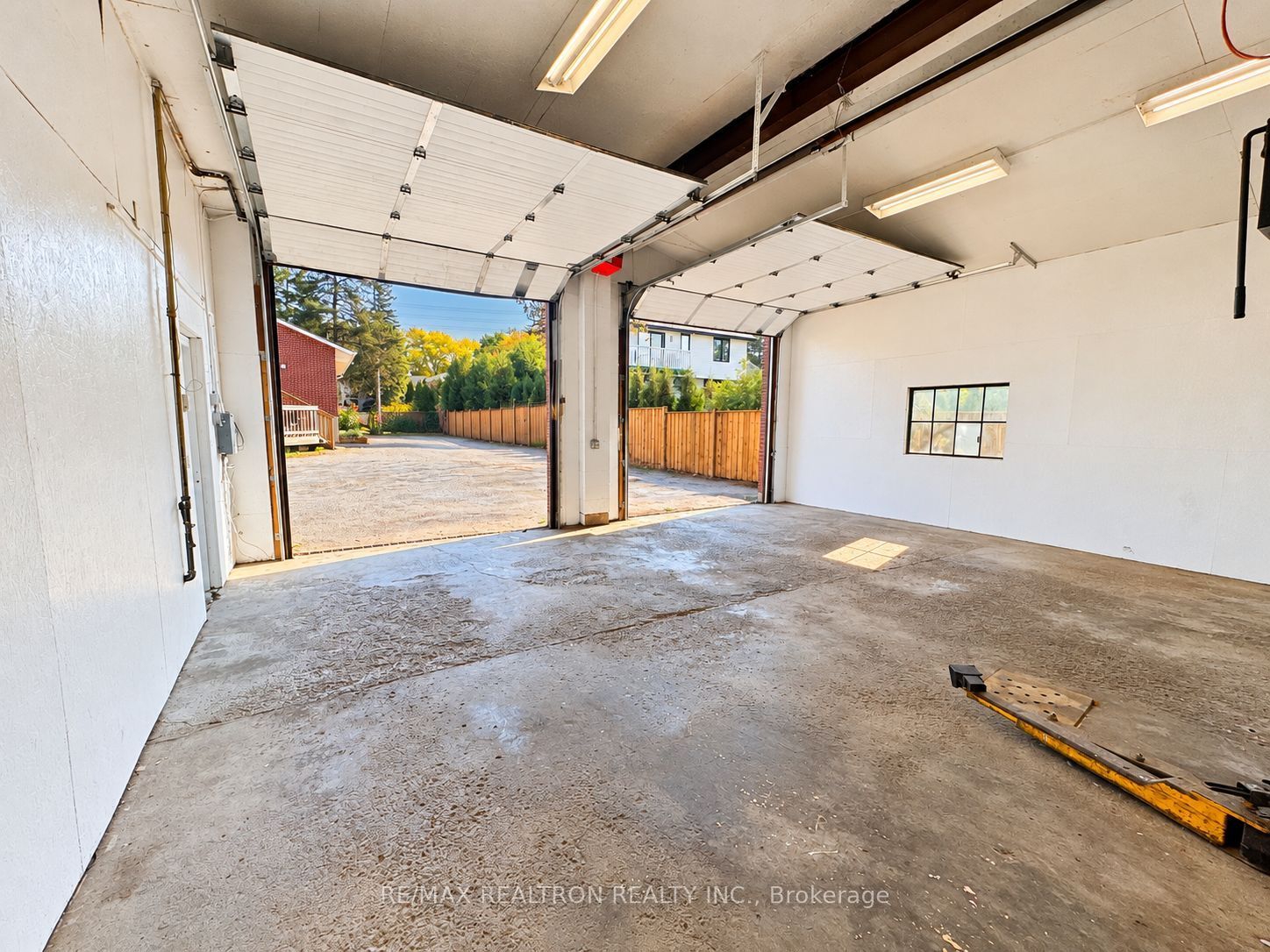 14620 Woodbine Avenue Property Photo 23