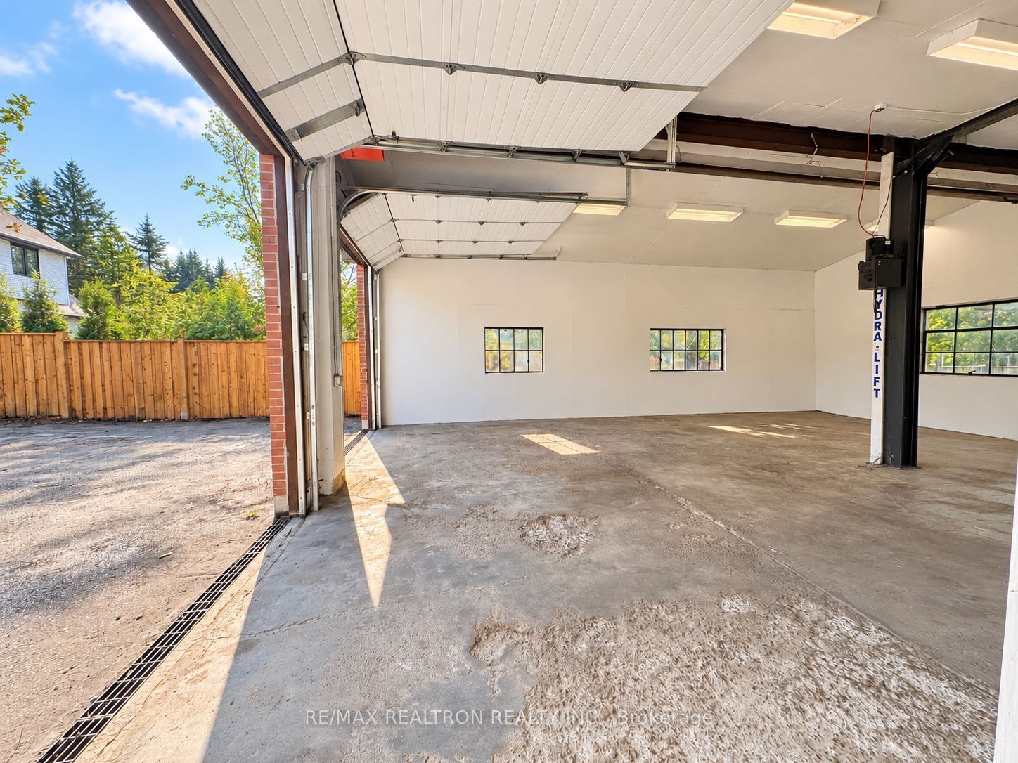 14620 Woodbine Avenue Property Photo 25