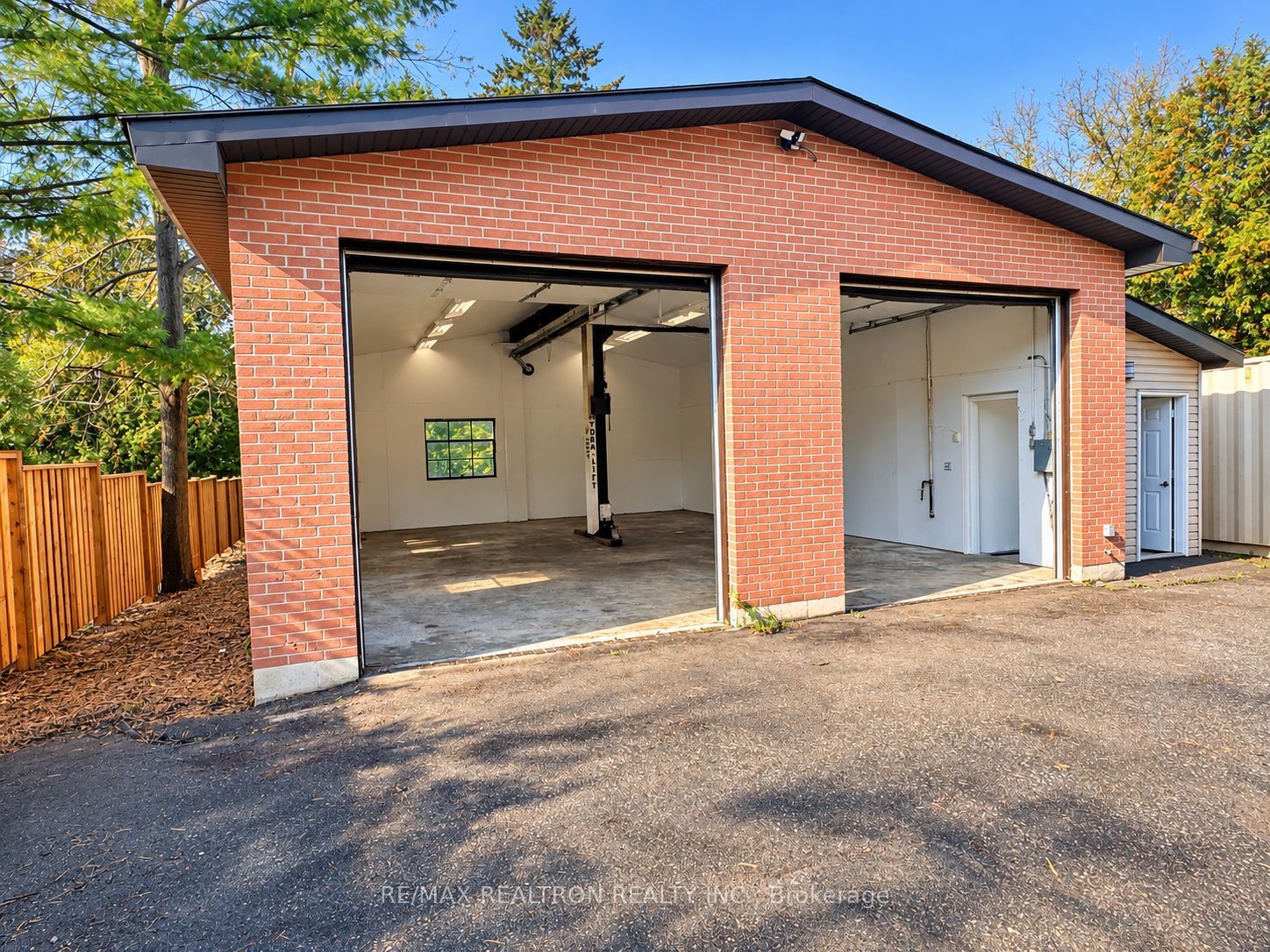 14620 Woodbine Avenue Property Photo 26