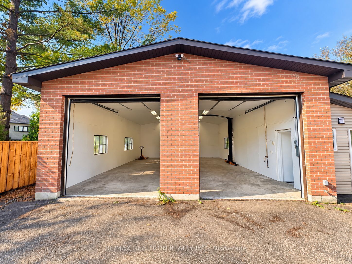 14620 Woodbine Avenue Property Photo 28