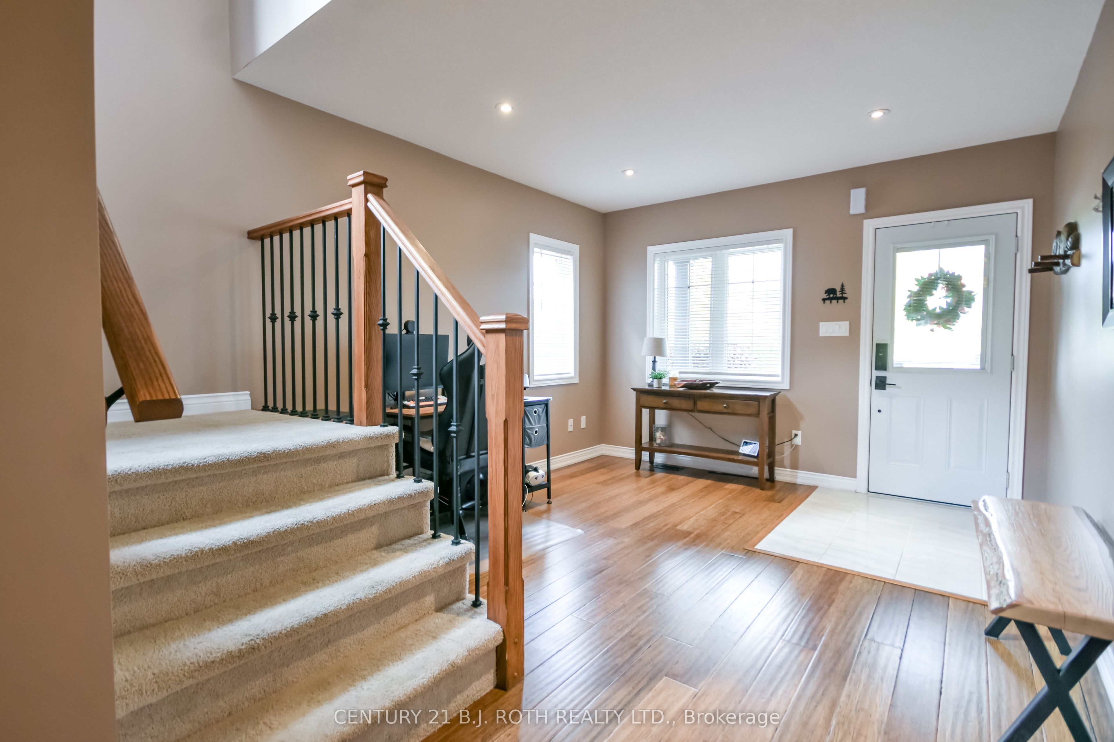 114 Stonemount Crescent Property Photo 3