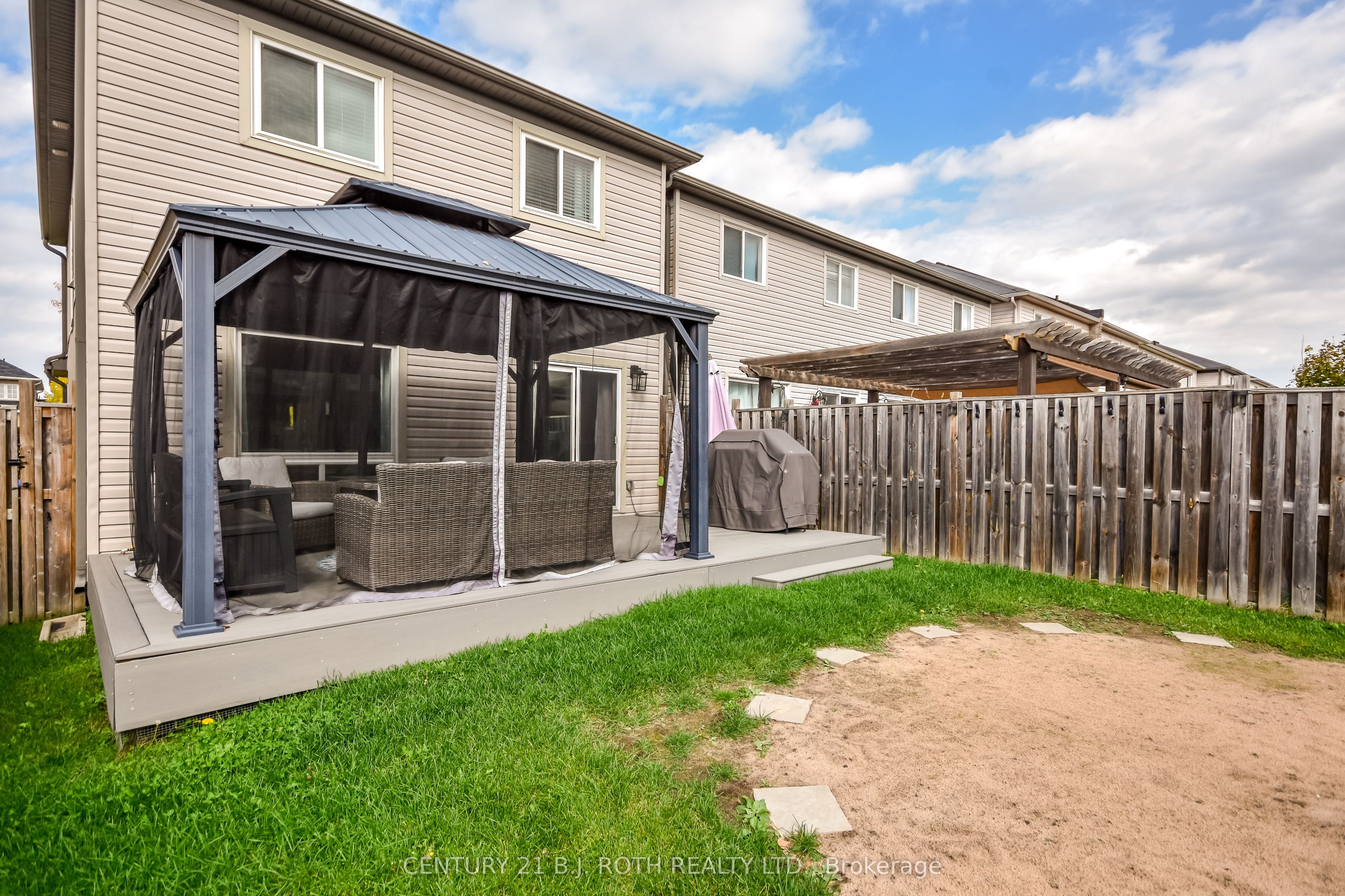 114 Stonemount Crescent Property Photo 32