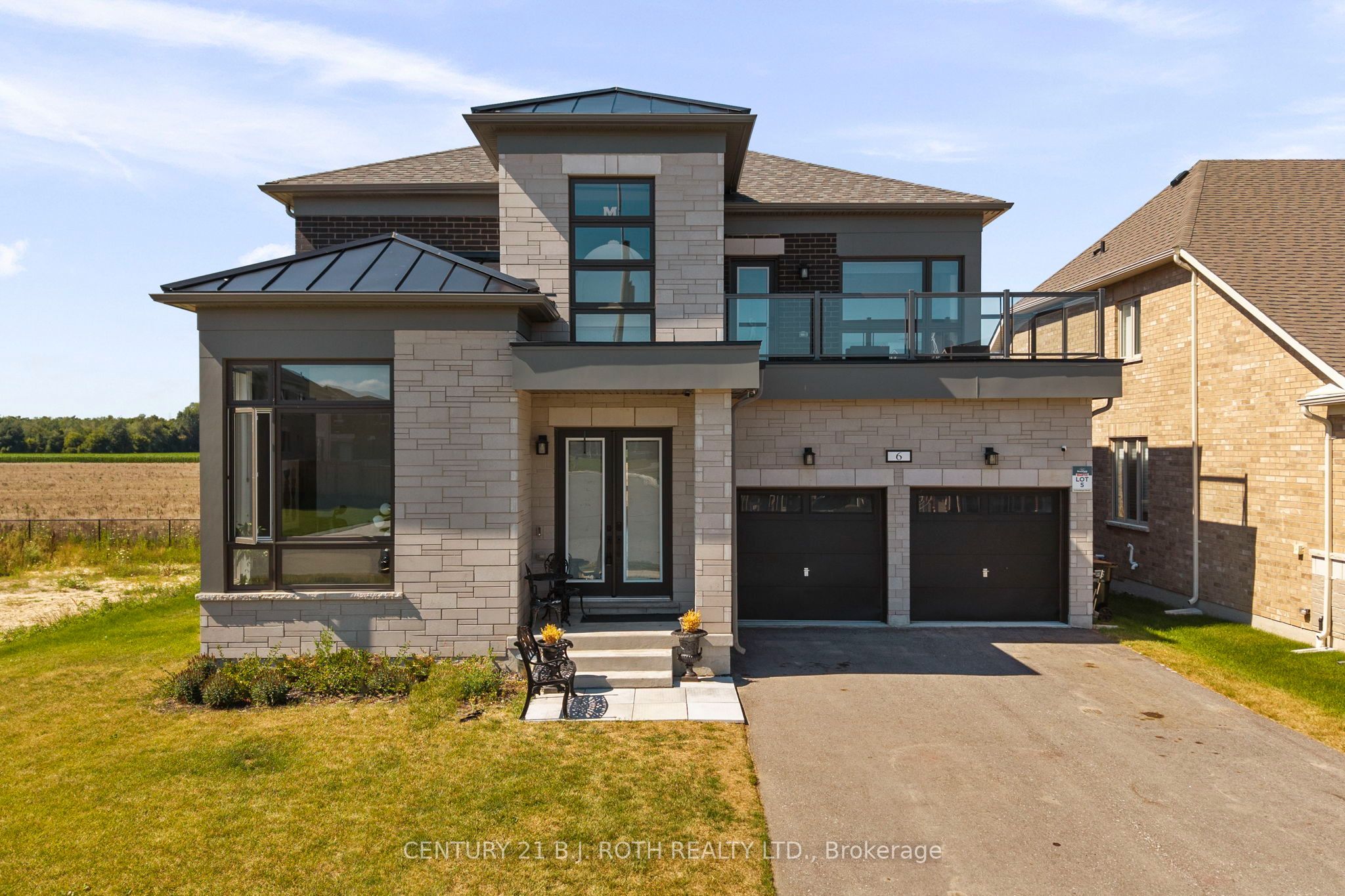 6 Henderson Street Property Photo 1