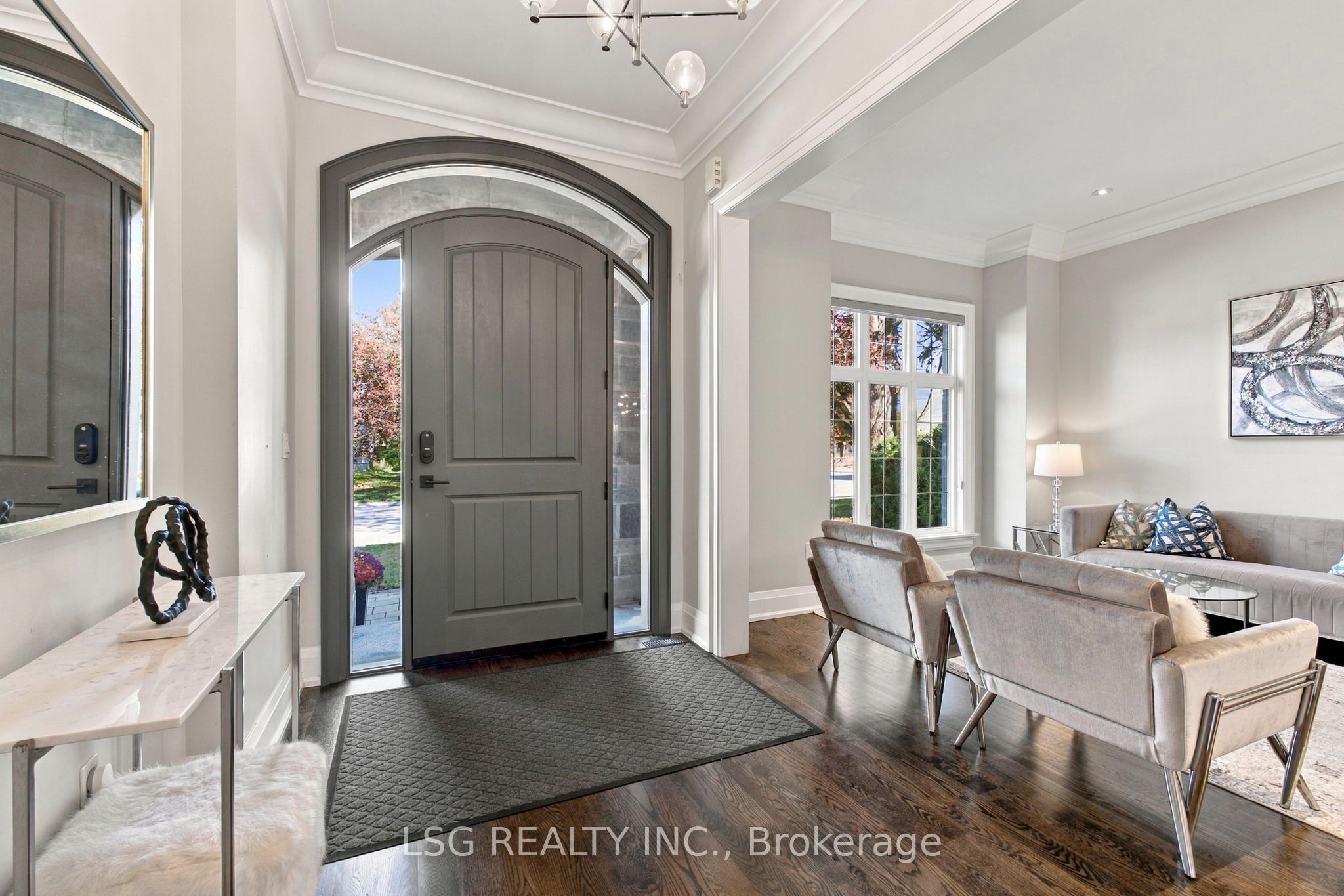 93 Kennedy Street E Property Photo 4