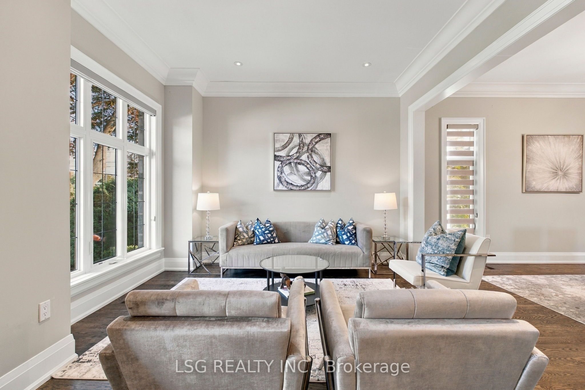 93 Kennedy Street E Property Photo 6