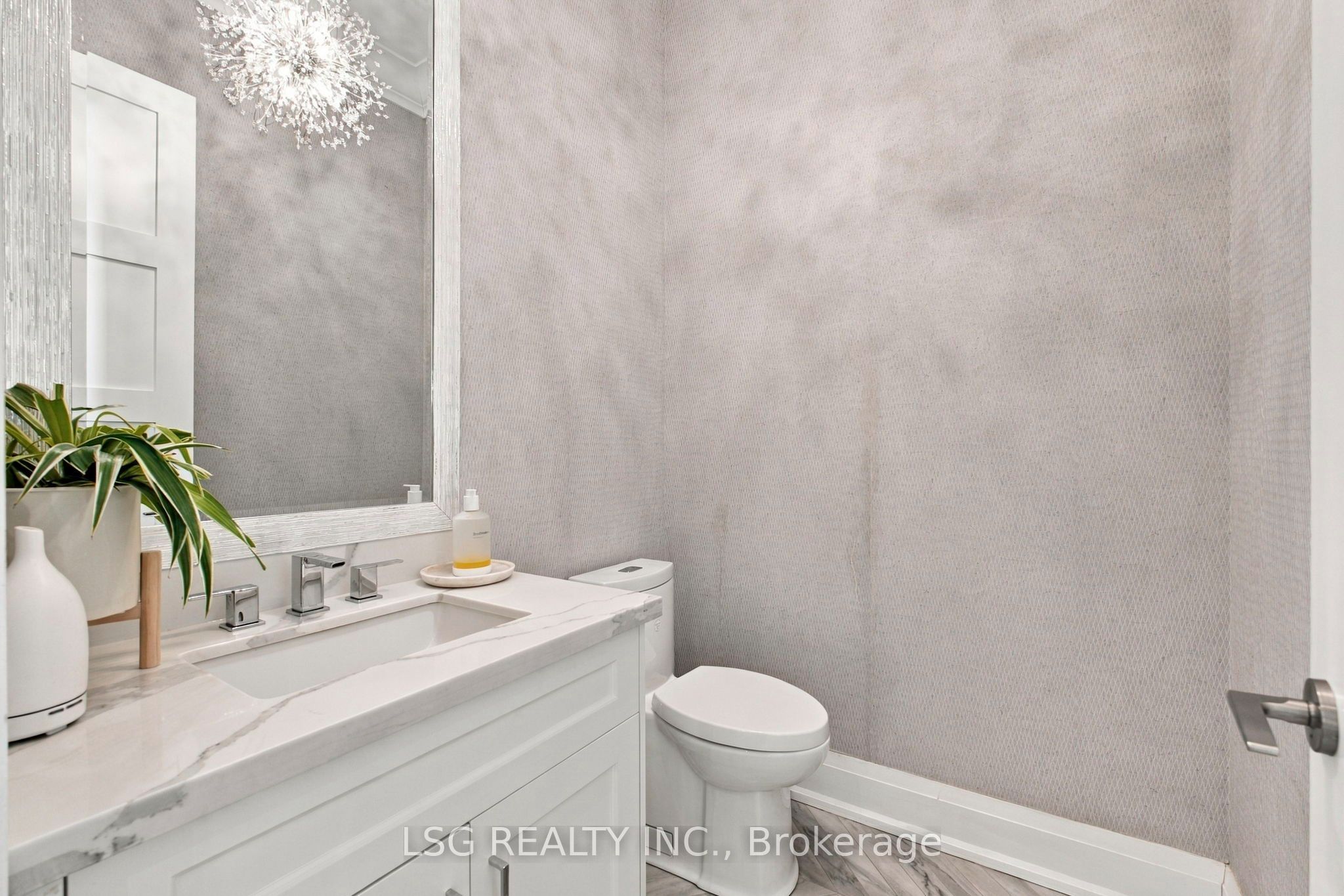 93 Kennedy Street E Property Photo 14