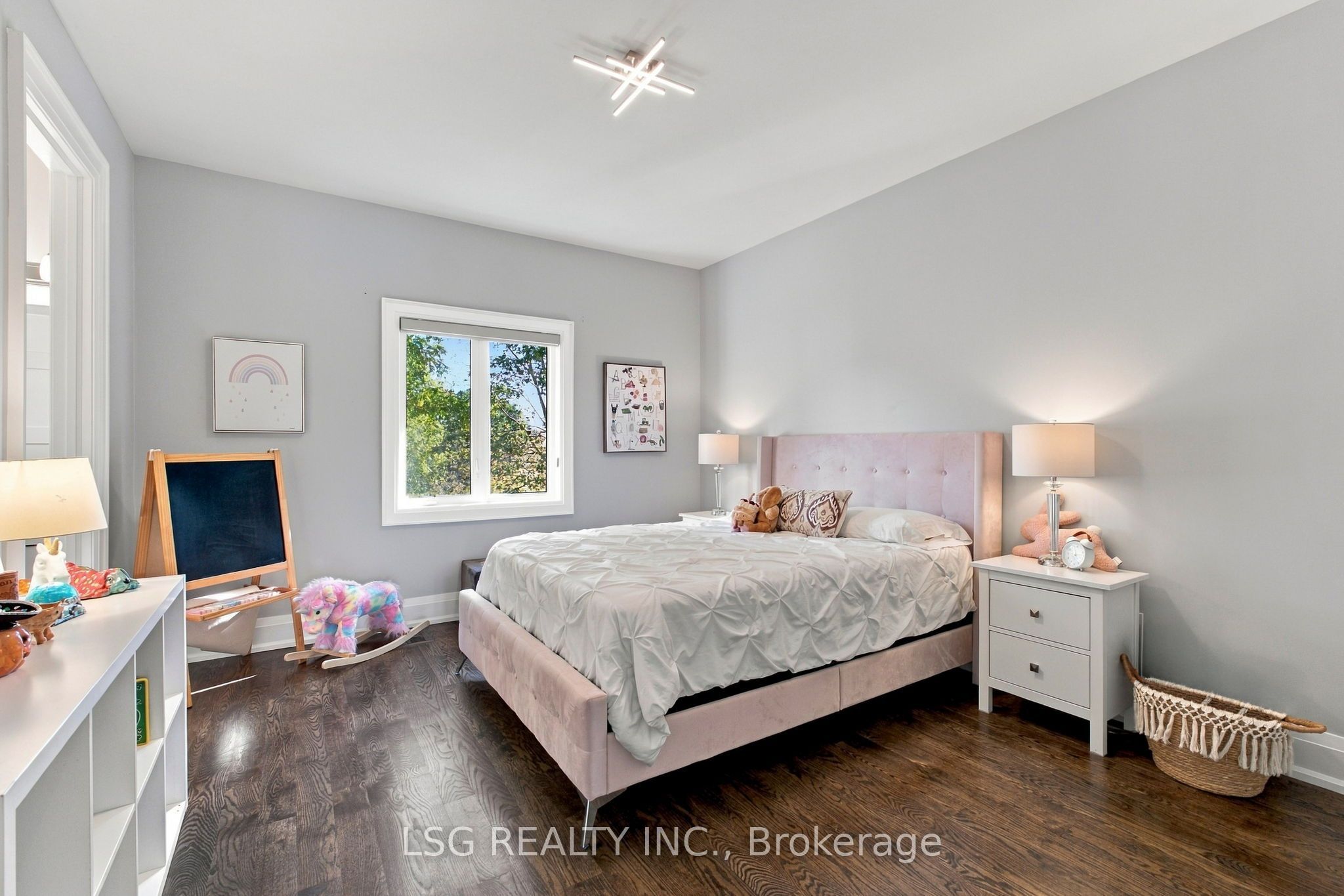 93 Kennedy Street E Property Photo 31
