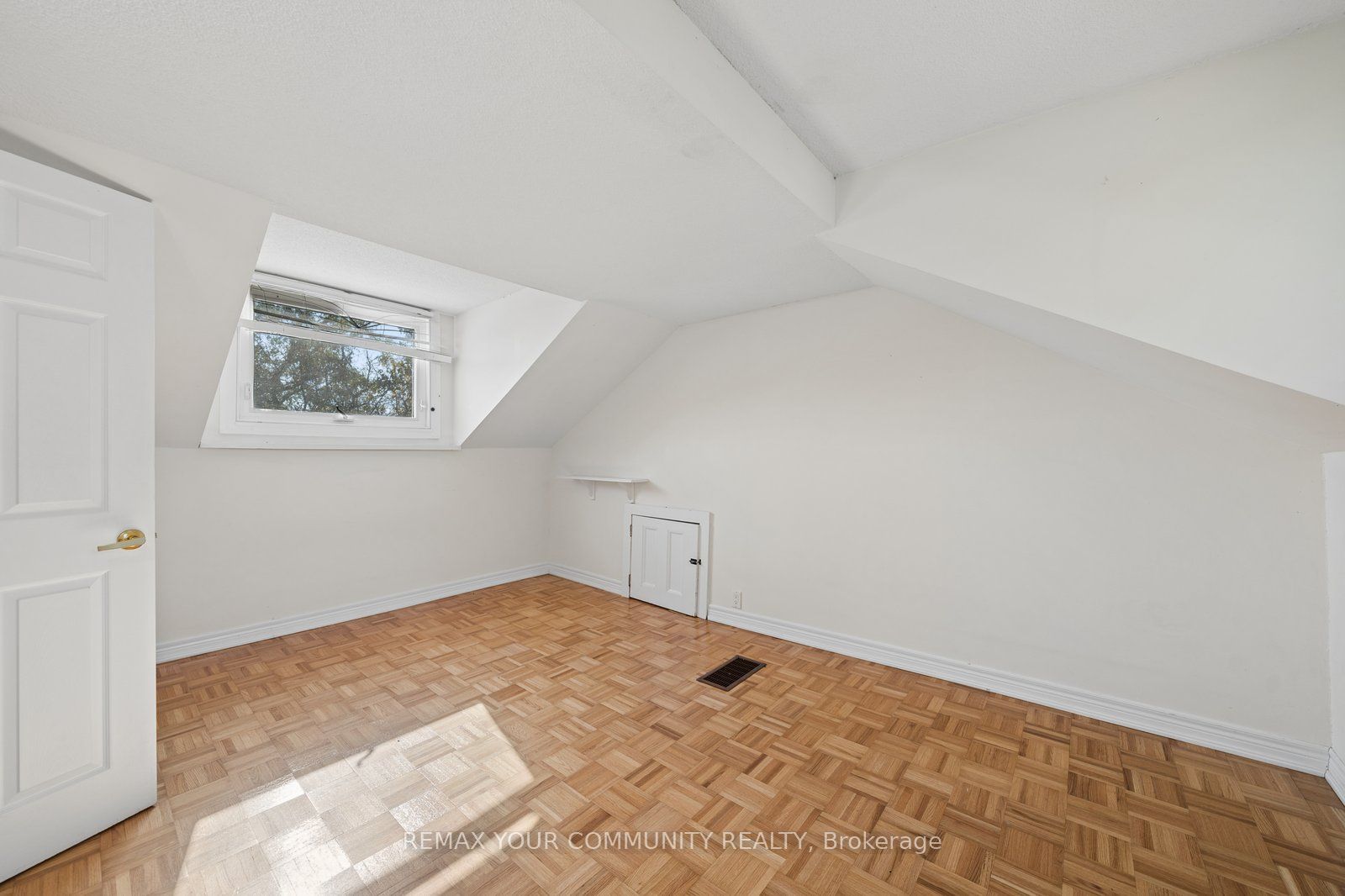 5440 Yonge Street Property Photo 33