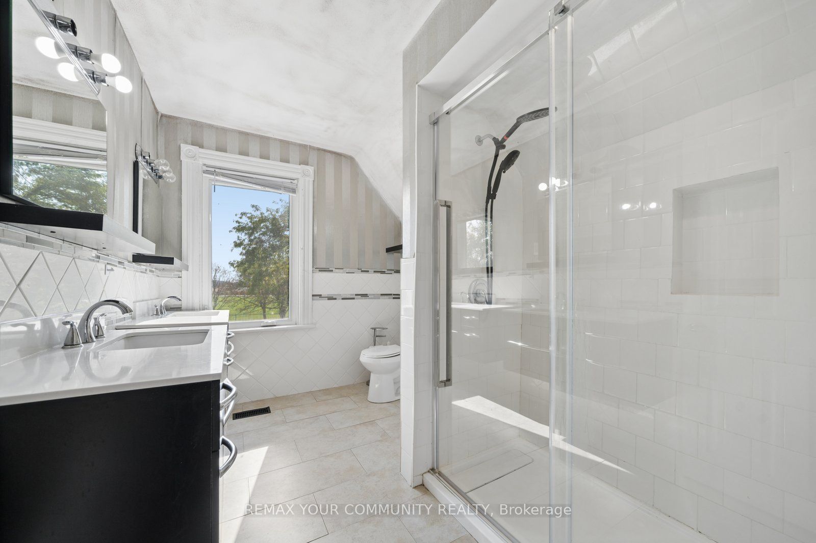 5440 Yonge Street Property Photo 38