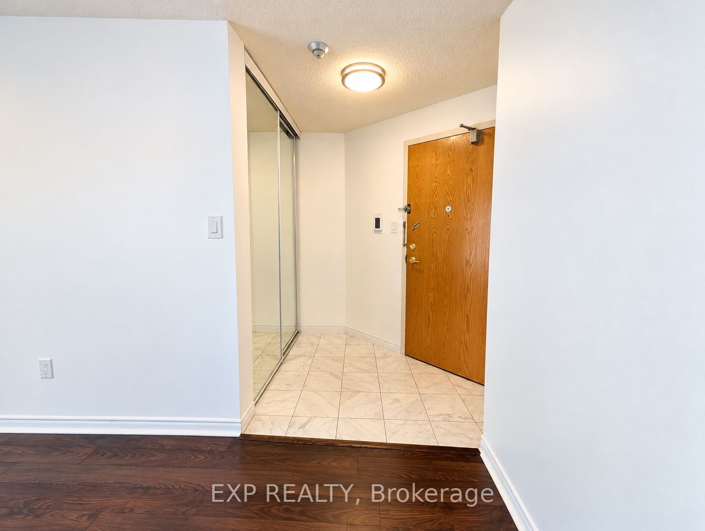 7250 Yonge Street 206 Property Photo 4
