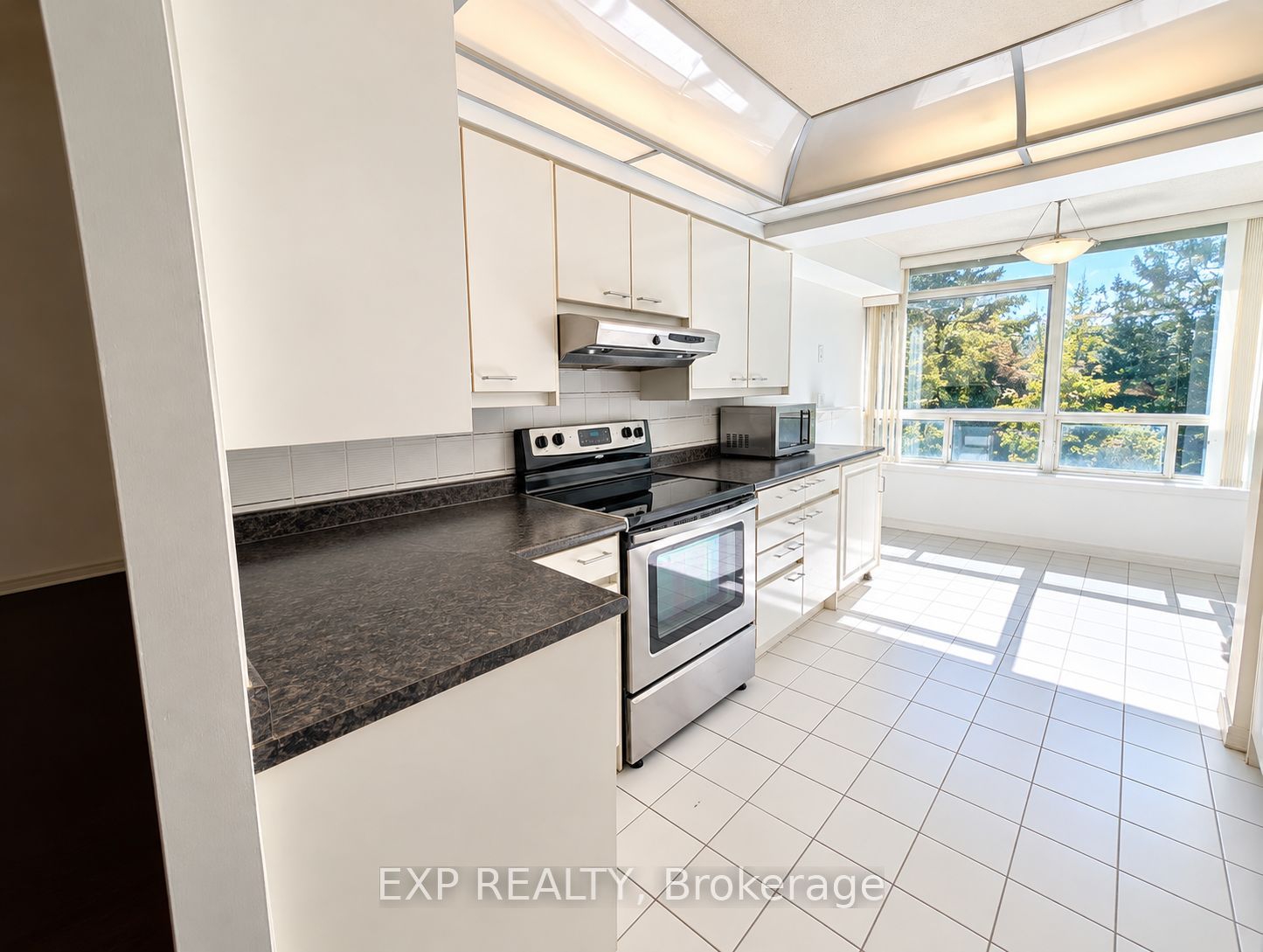 7250 Yonge Street 206 Property Photo 7