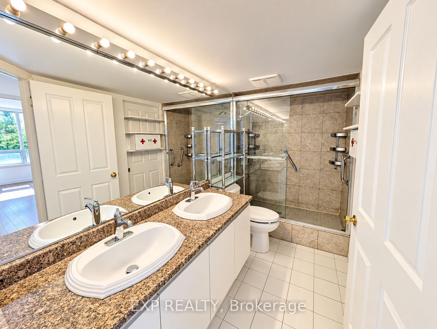 7250 Yonge Street 206 Property Photo 14