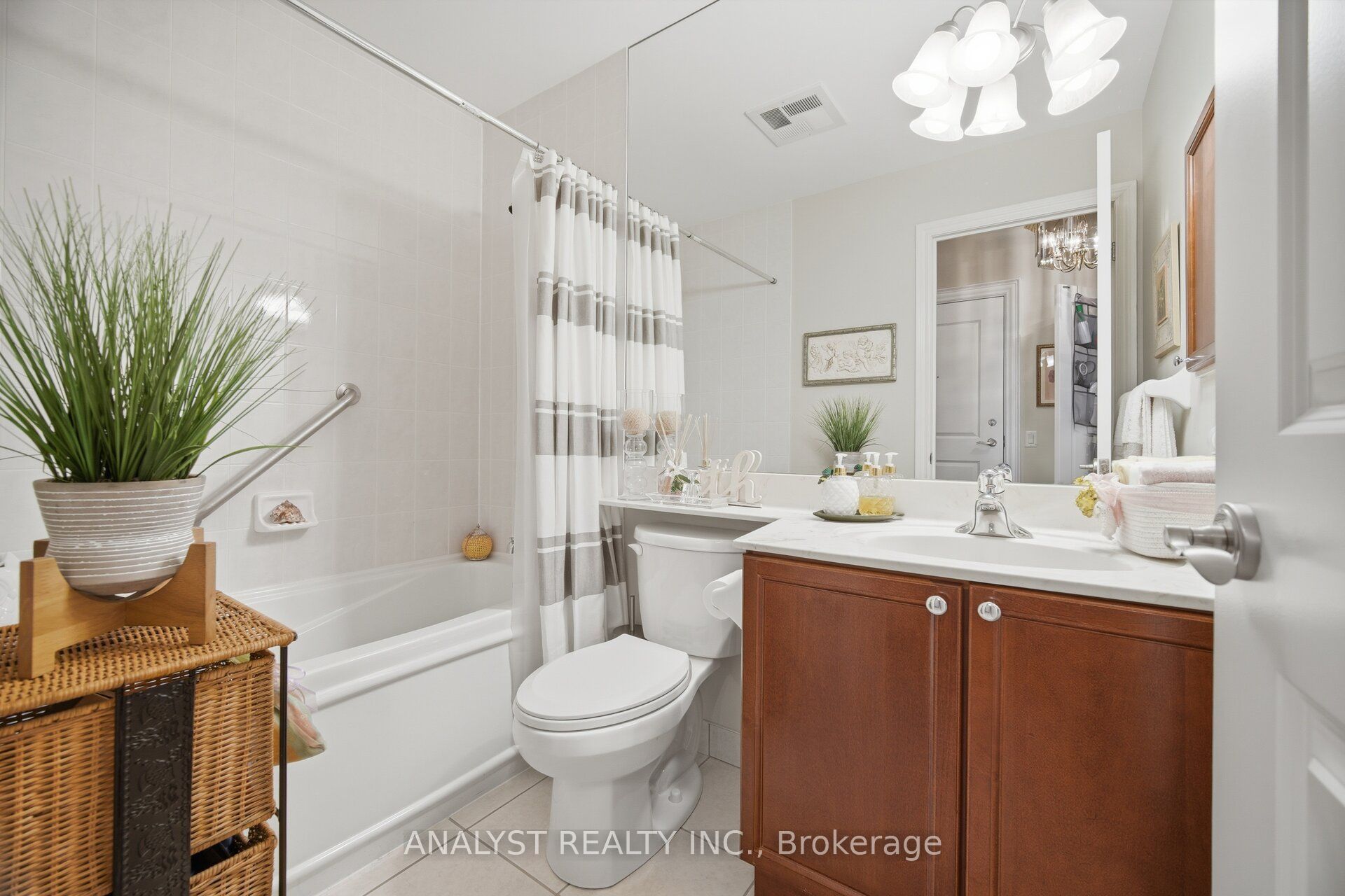 9519 Keele Street 221 Property Photo 25