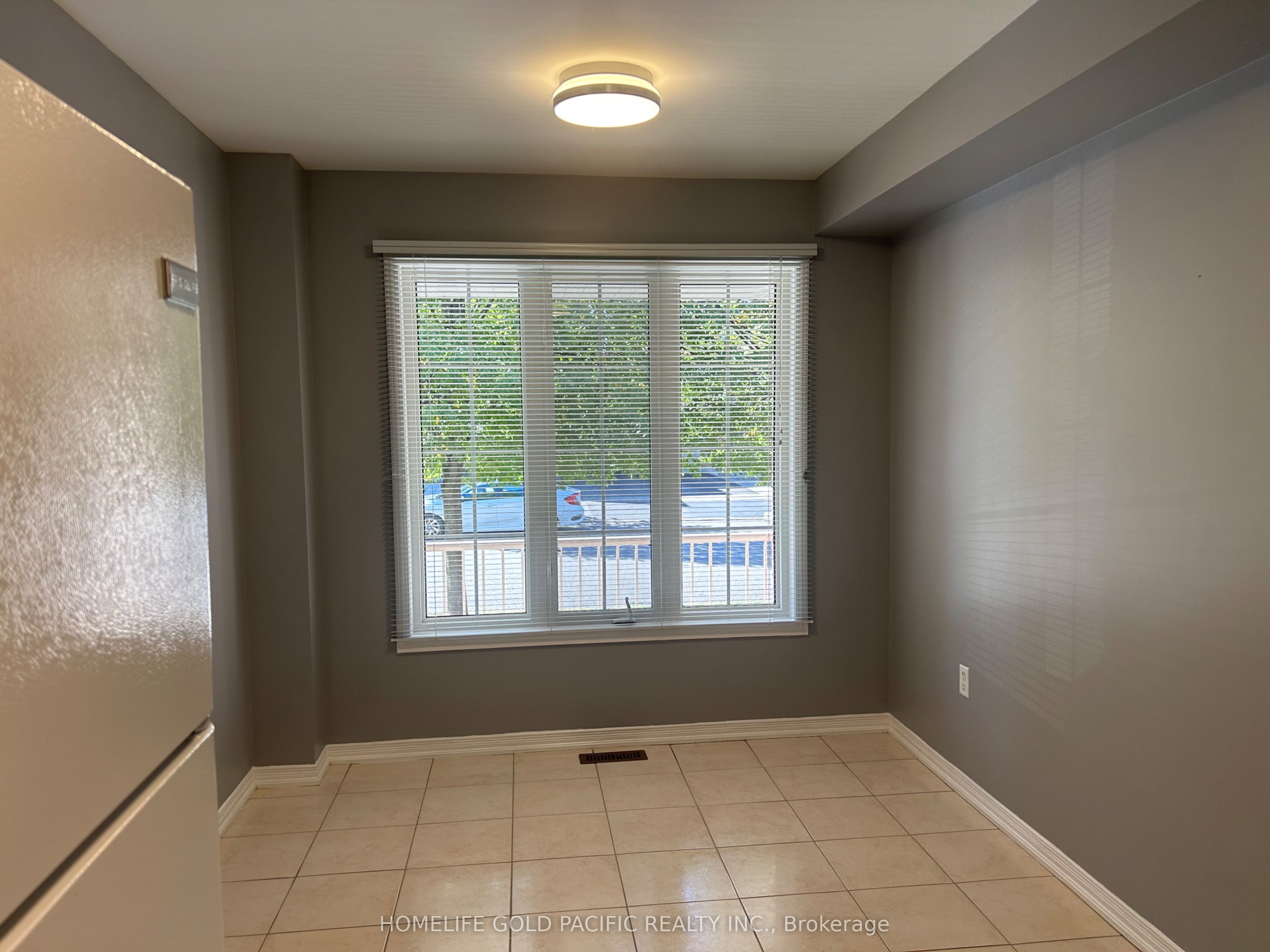 219 Hammersly Boulevard Property Photo 7