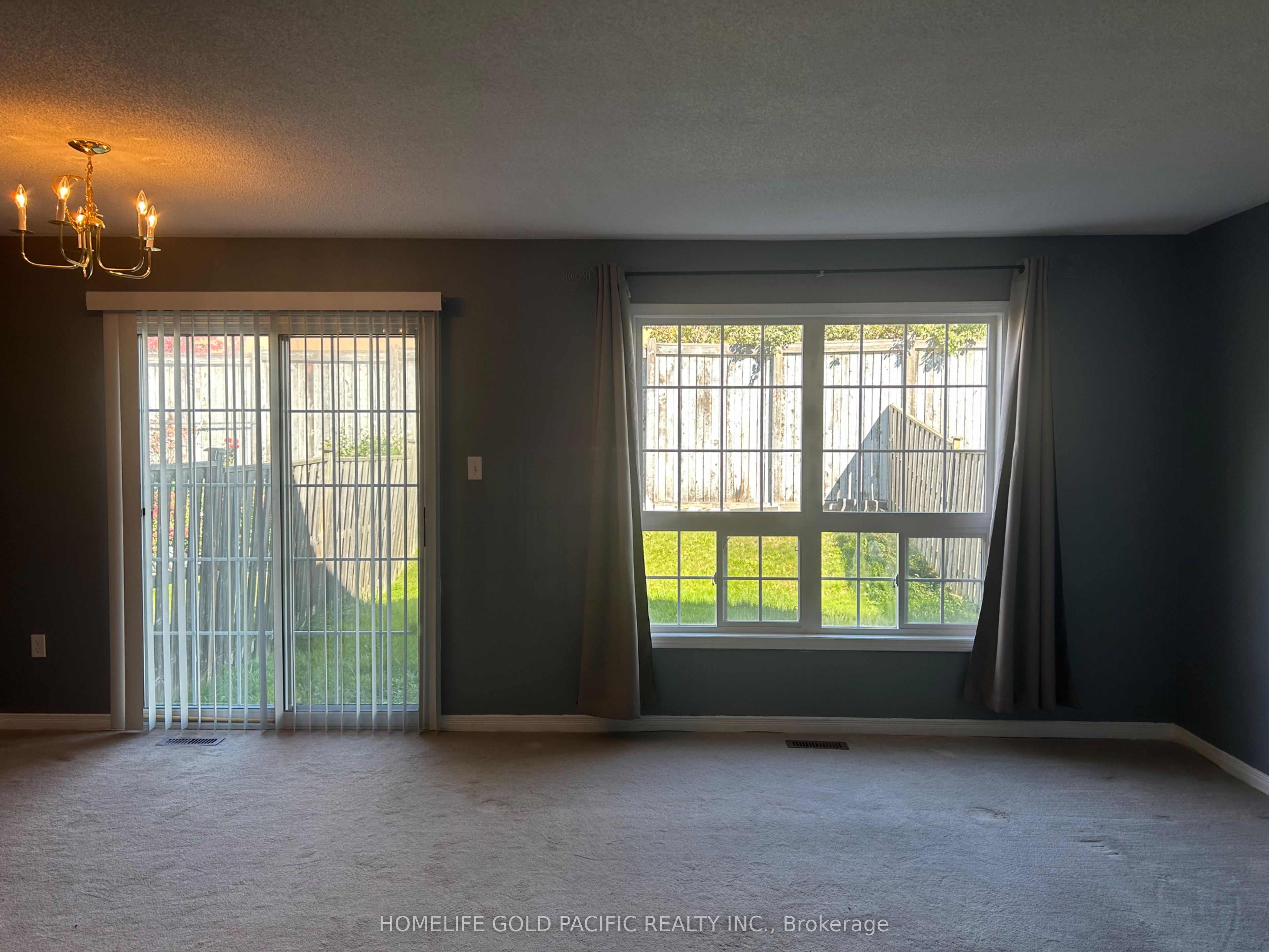 219 Hammersly Boulevard Property Photo 8
