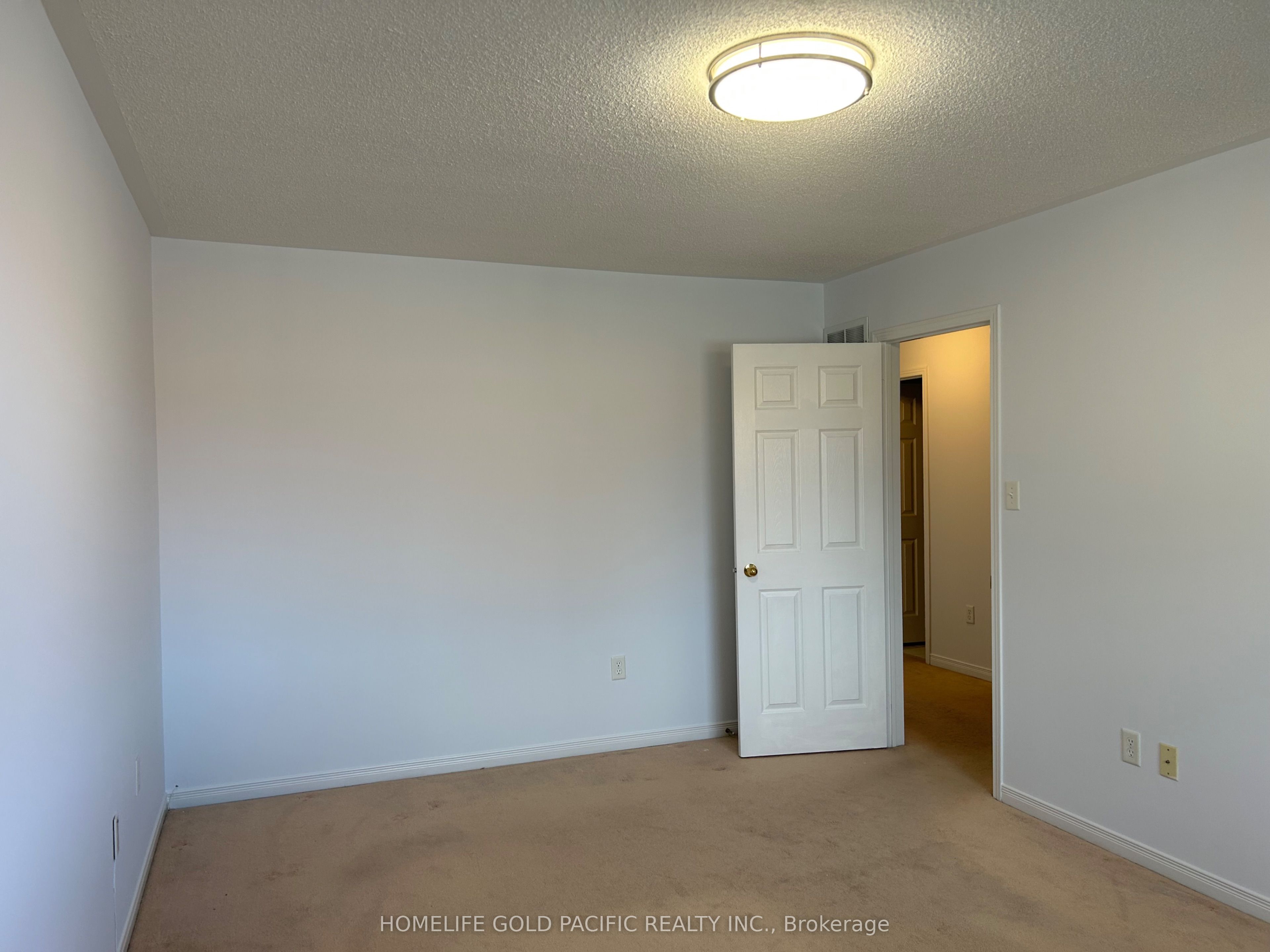 219 Hammersly Boulevard Property Photo 18