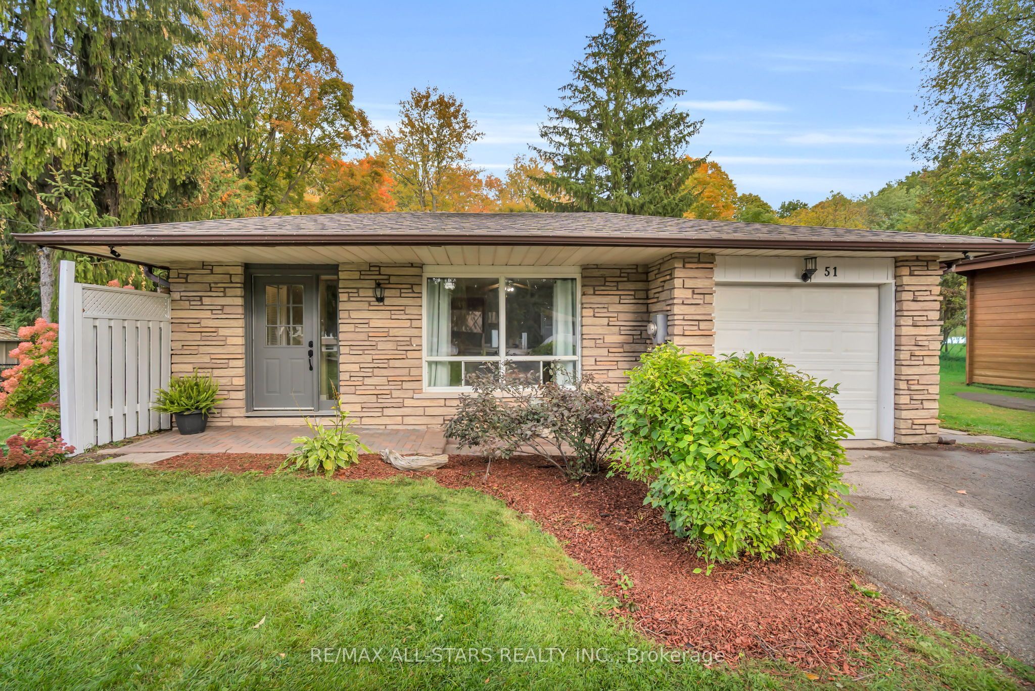 51 Queen Street Property Photo 1