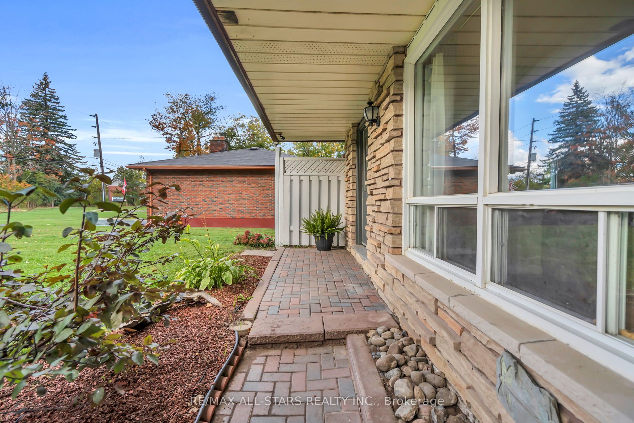 51 Queen Street Property Photo 3